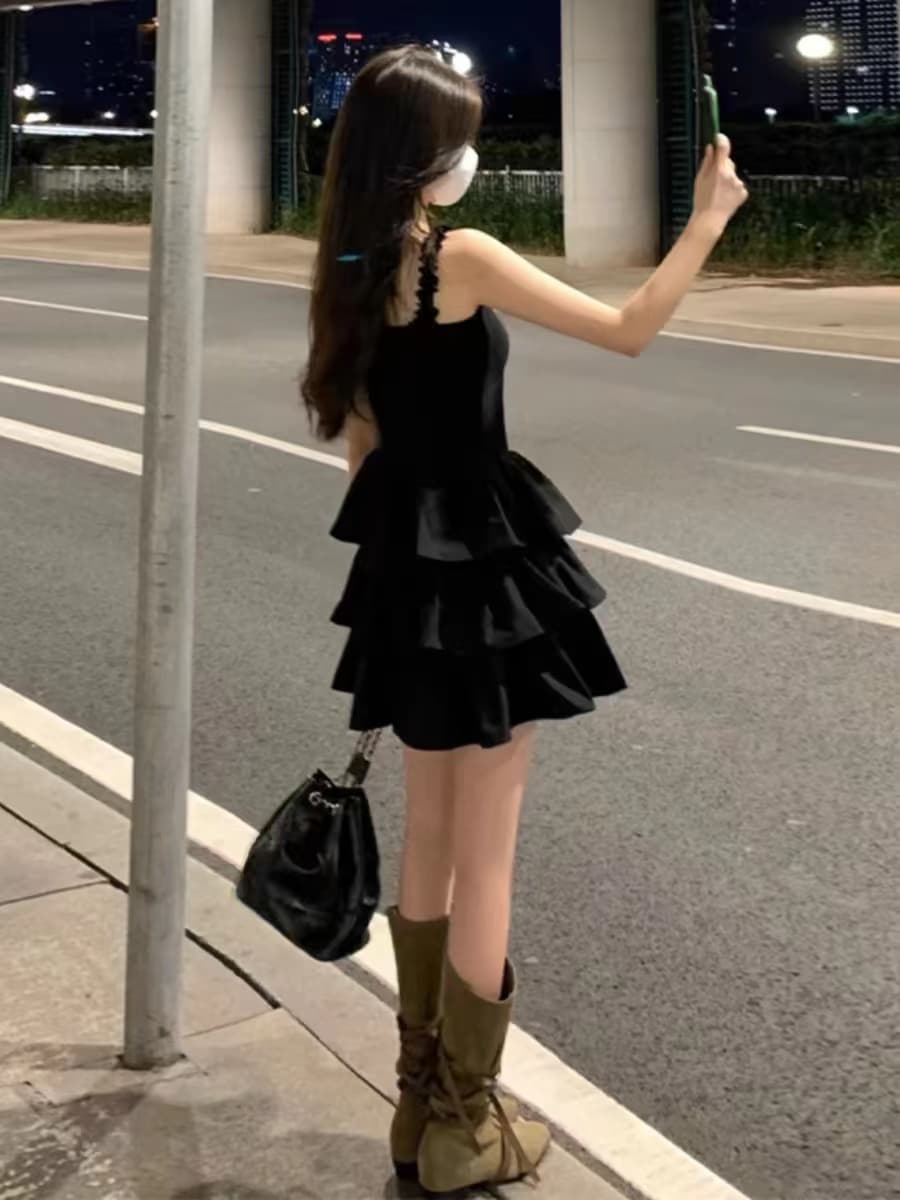 그는 벤 바람 작은 검은 드레스 여성 심장 기계 디자인 센스 작은 대중 허리 수축 슬림해 보이는 달콤한 핫걸 퍼프 드레스 민소매 미니 스커트 이미지 2