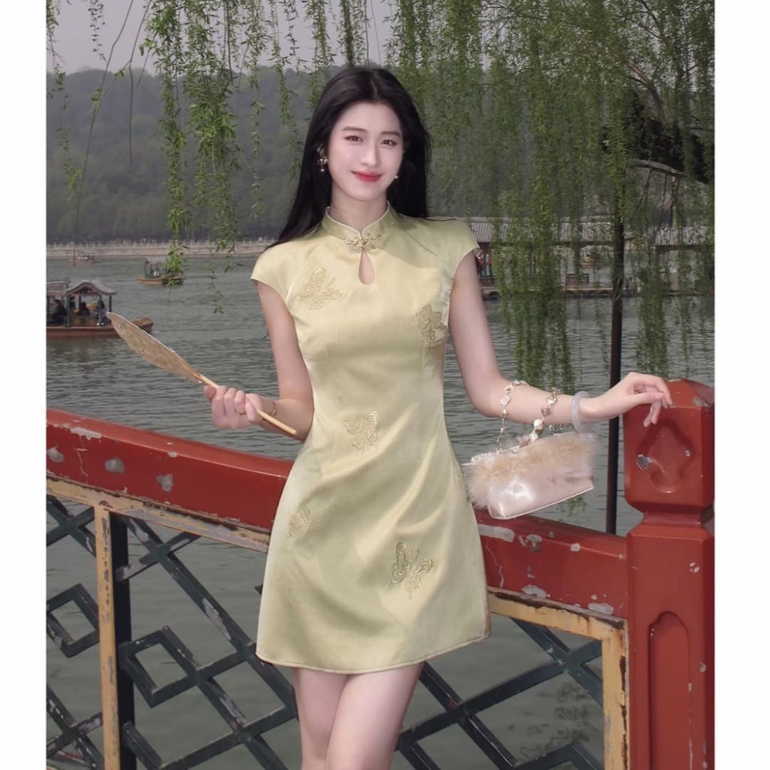 링 茜 거만한 와우 얕은 녹색 연기 새로운 중식 새틴 개선 치파오 여성 봄 여름 자수 쇼트 스타일 나비 드레스 세트 상세 이미지 2
