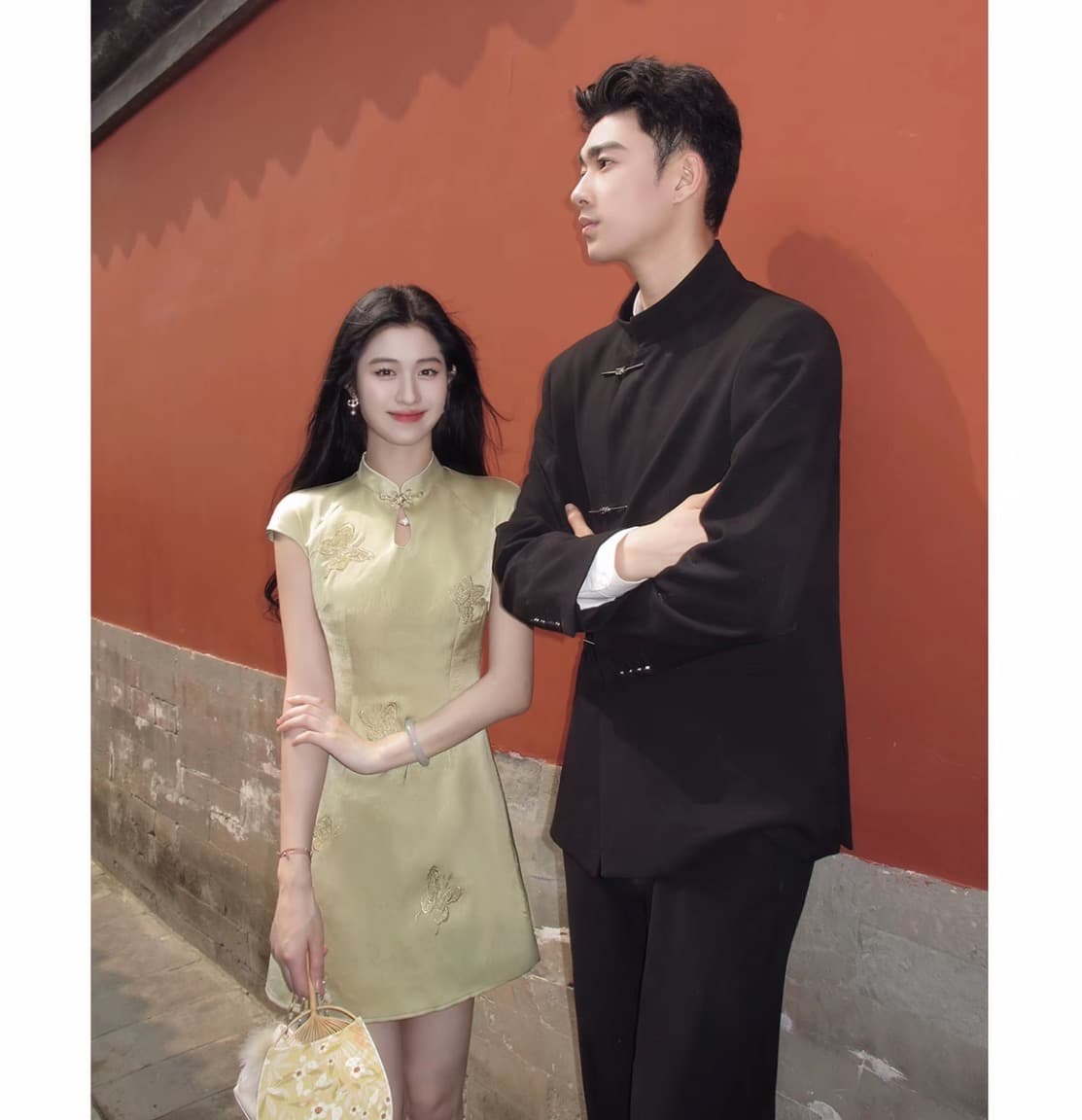 링 茜 거만한 와우 얕은 녹색 연기 새로운 중식 새틴 개선 치파오 여성 봄 여름 자수 쇼트 스타일 나비 드레스 세트 상세 이미지 4