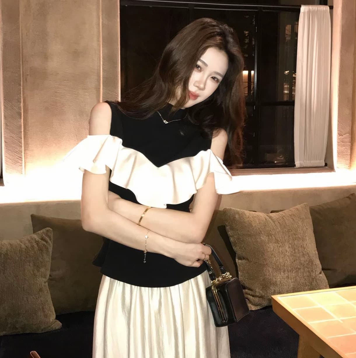 무쯔리 목자이 ~ 중 리 밤 물론 矜 부드러운 디자인 센스 배색 니트 패치워크 프릴 맨위 새틴 반신 스커트 여성 세트 상세 이미지 4