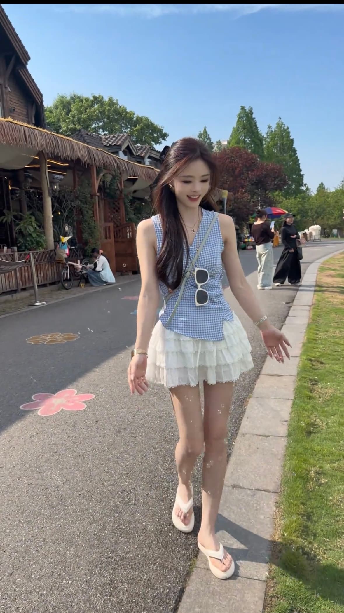 샤오 크릭 의류 여름 새로운 빛 요리 한 우아함 폭풍 고대 검정색 도트 무늬 v 수신 슬립 세트