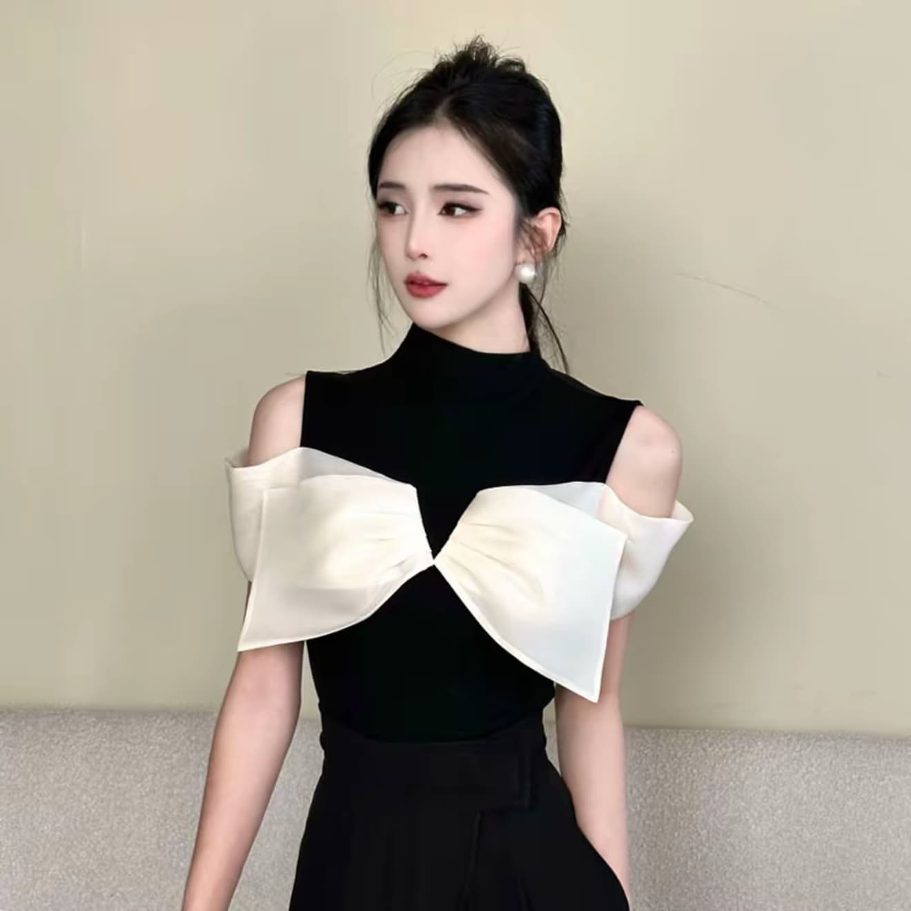 라이 경기 서울 주간 실크 패치워크 색상 오프숄더 티셔츠 여성 2026 새로운 기본 셔츠 맨위 바지 세트