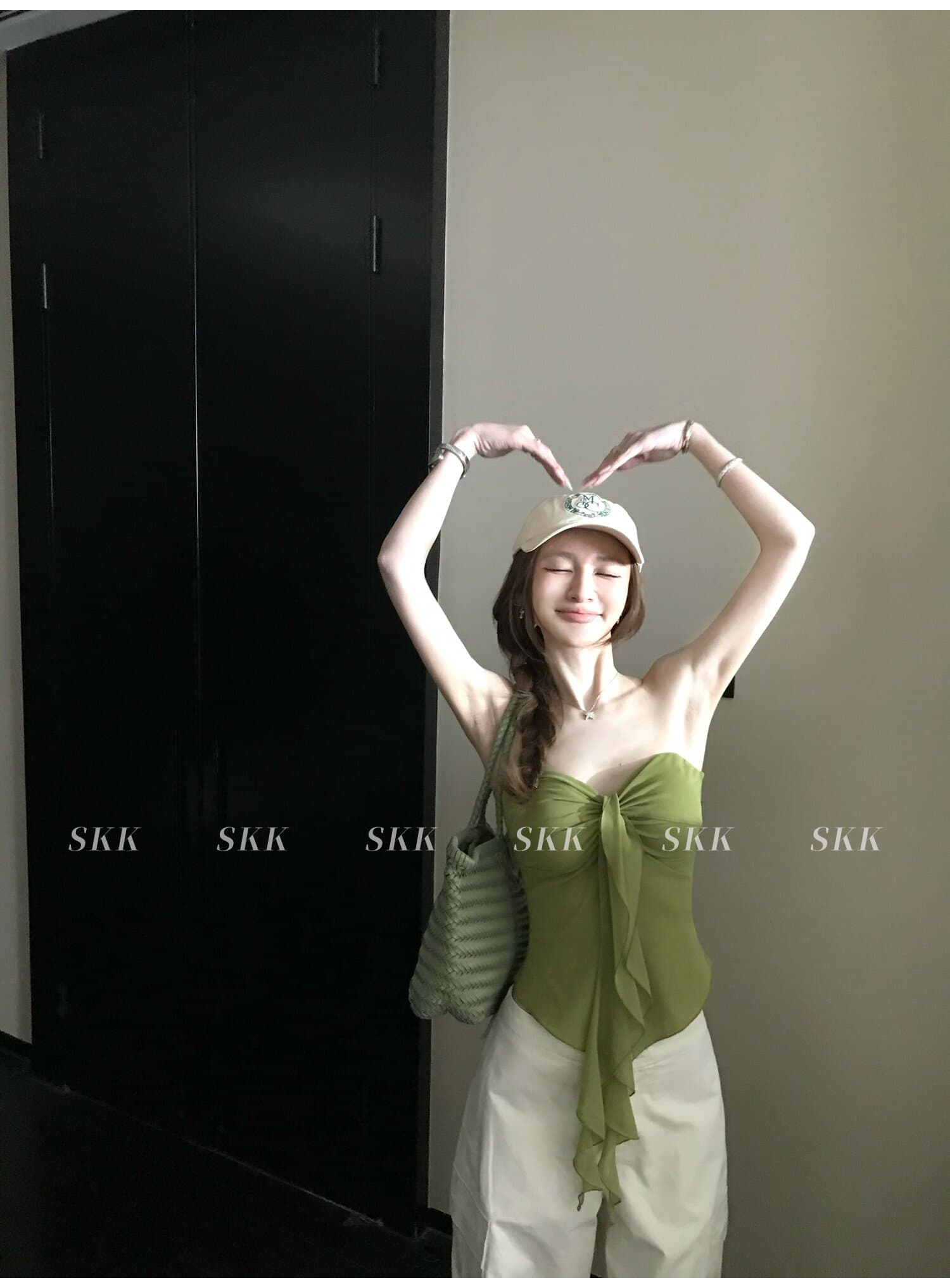 헤스 재스민 아름다움 ~까지 열기 행침 분위기 센스 비밀번호 수 있습니다. 달콤한 수 있습니다. 소금 물결무늬 측면 스트랩 망사 튜브탑 이미지 2