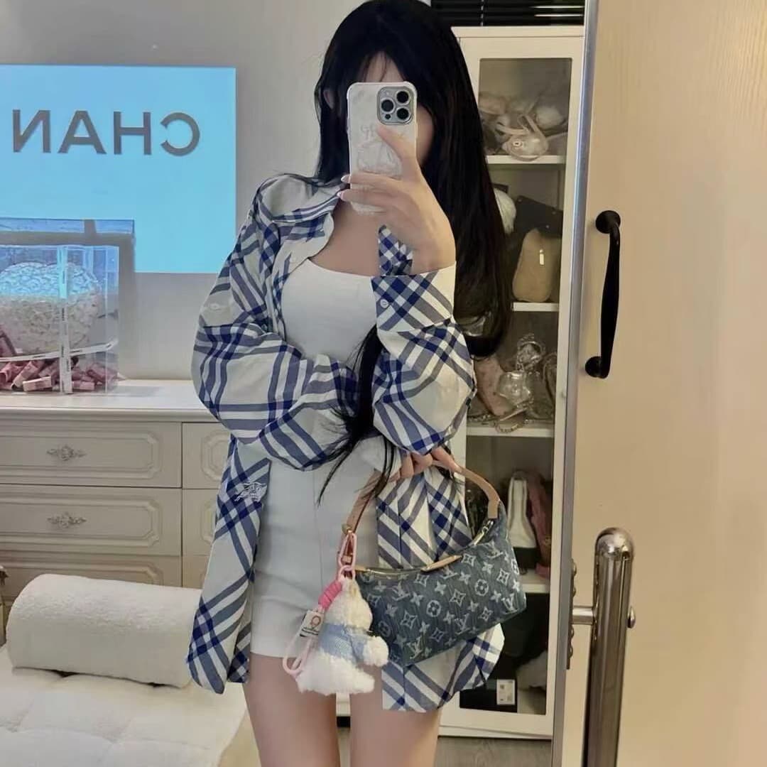 패치워크 색상 블루 화이트 체크무늬 싱글 줄 버튼 폴로 칼라 셔츠 재킷 여름 새로운 휴가 바람 품격 작은 대중 맨위 이미지 2