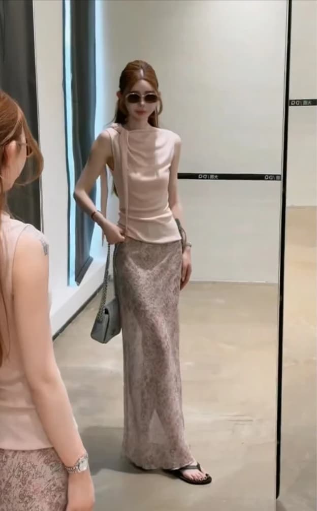 2026 여름 새로운 한 부서 착용 가져 가라. 디자인 센스 스트랩 민소매 맨위 품격 하이웨이스트 슬림해 보이는 꽃무늬 반신 스커트 이미지 4