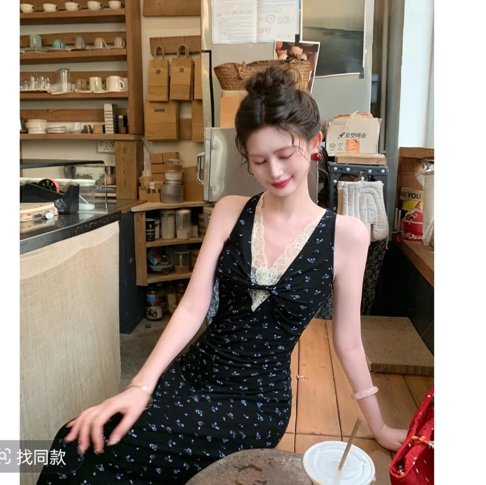 평생 로마의 지저우 한여름 프랑스식 디자인 레이스 조각 V넥 비틀림 몸매 가꾸기 꽃무늬 드레스 상세 이미지 4