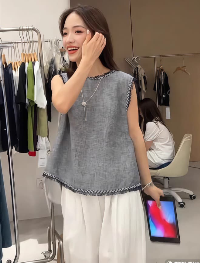 세련된 레트로 뒤로 단추 라운드 넥 민소매 레이스 조끼 여자 새로운 여름 다용도 어깨 맨위 트렌디 이미지 2
