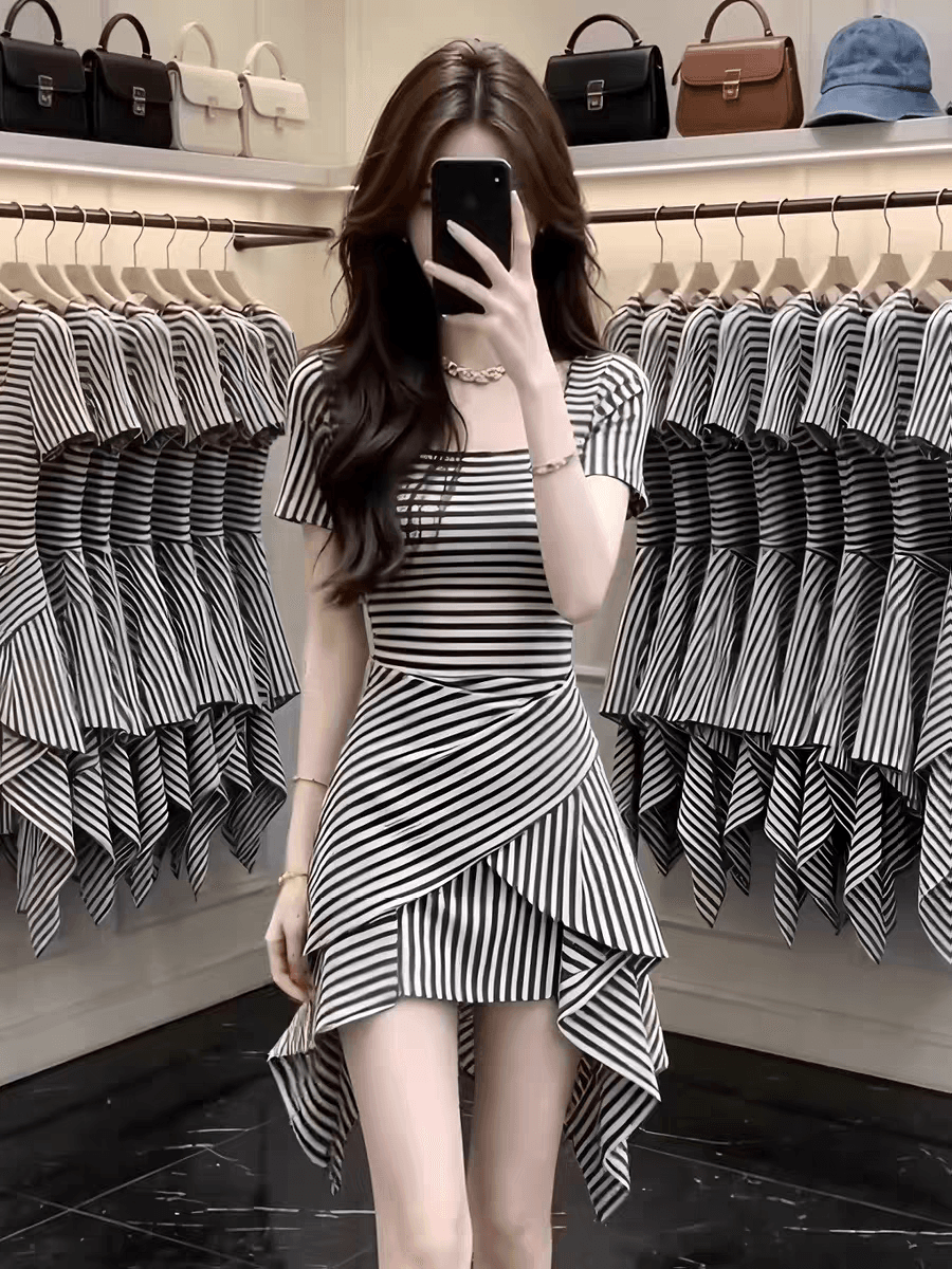 품격 스트라이프 불규칙 반팔 여성 드레스 여름 핫걸 디자인 센스 허리 수축 슬림해 보이는 광장 칼라 한 마디 미니 스커트 상세 이미지 2