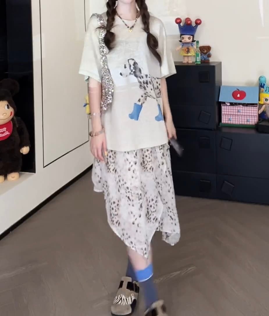 chacha 캐주얼 스팟 블루 신발 강아지 프린트 티셔츠 패션 다용도 불규칙 레오파드 무늬 거즈 스커트 세트 상세 이미지 2