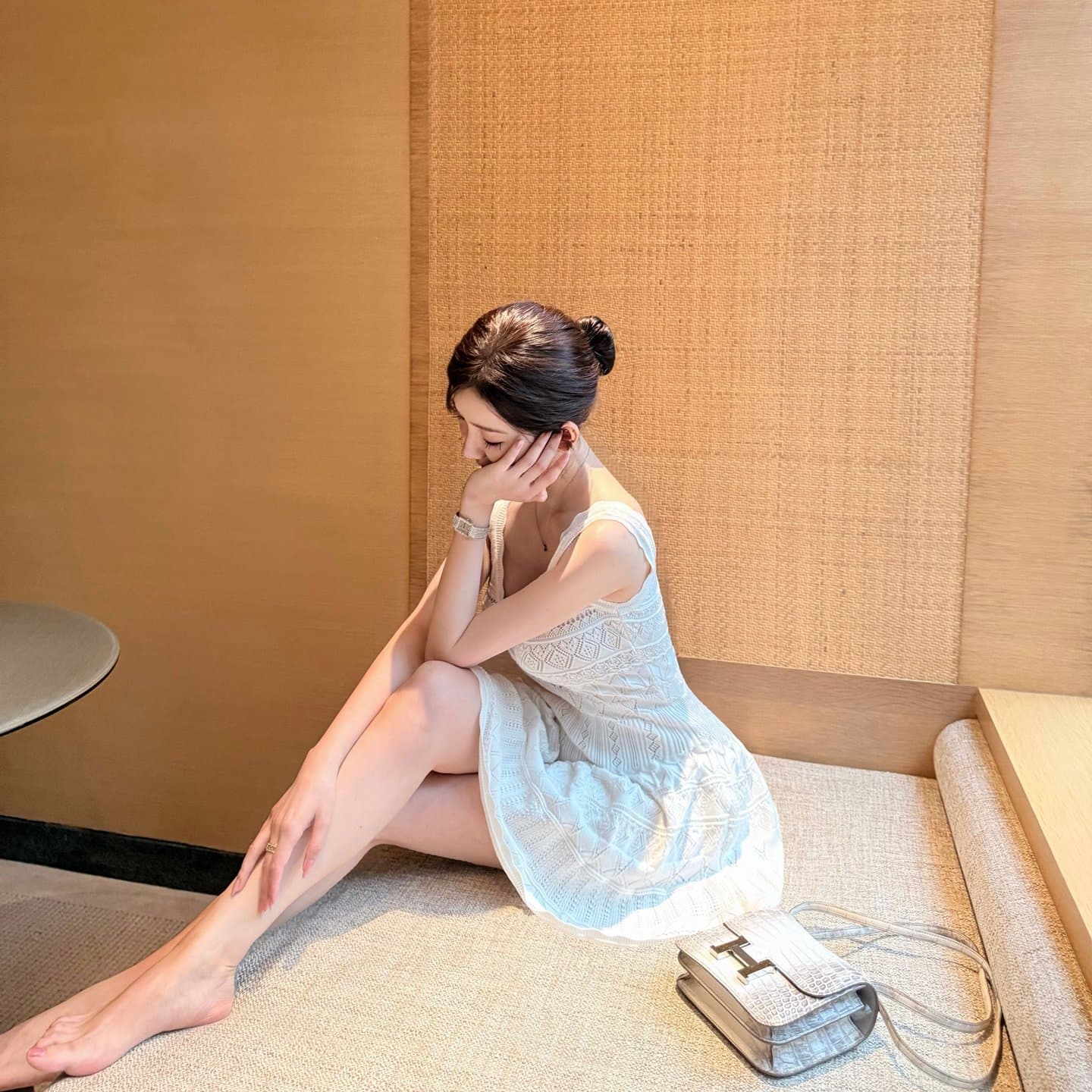 한 비 지아 쉬위안츠 소녀 순수한 흰색 무거운 작업 u 칼라 홀로우 아웃 우산 진자 니트 드레스 상세 이미지 4
