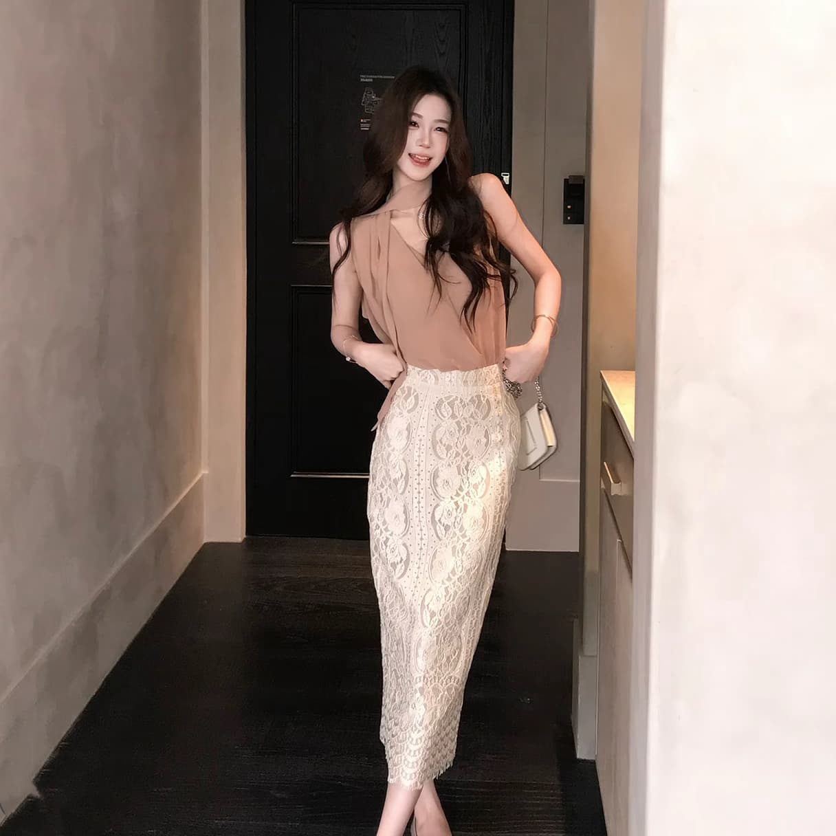 무쯔리 목자이 ~ 중 리 얕은 꿈 지성 디자인 센스 민소매 V넥 리본 쉬폰 톱 홀로우 아웃 레이스 반신 스커트 이미지 2