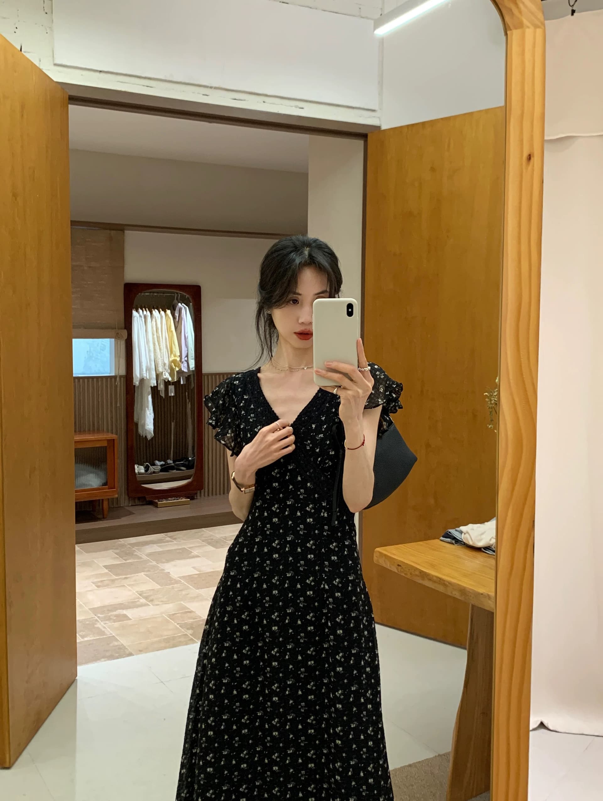 brivin 프랑스식 검정색 질감 레이스 꽃무늬 여성 드레스 아모이 자이언트 잘 생긴 V넥 허리 수축 슬림해 보이는 롱 스커트 상세 이미지 3