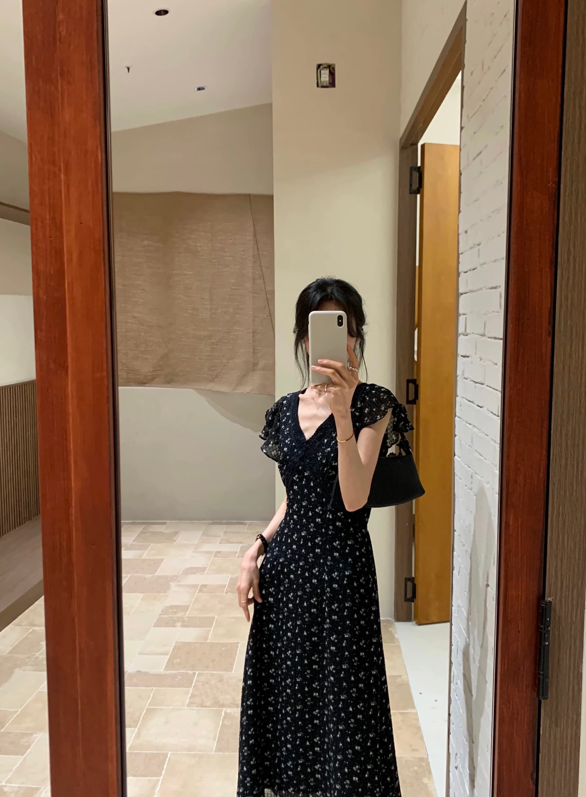 brivin 프랑스식 검정색 질감 레이스 꽃무늬 여성 드레스 아모이 자이언트 잘 생긴 V넥 허리 수축 슬림해 보이는 롱 스커트 상세 이미지 5
