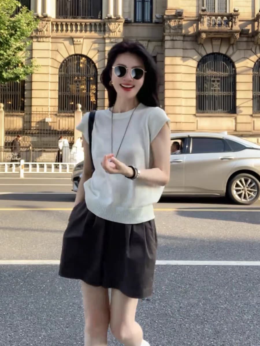 슈퍼 잘 생긴 긍정적 인 어깨 라운드 넥 반팔 티셔츠 여성 여름 새로운 패션 외국 가스 루즈핏 슬림해 보이는 다용도 바지 세트 이미지 3