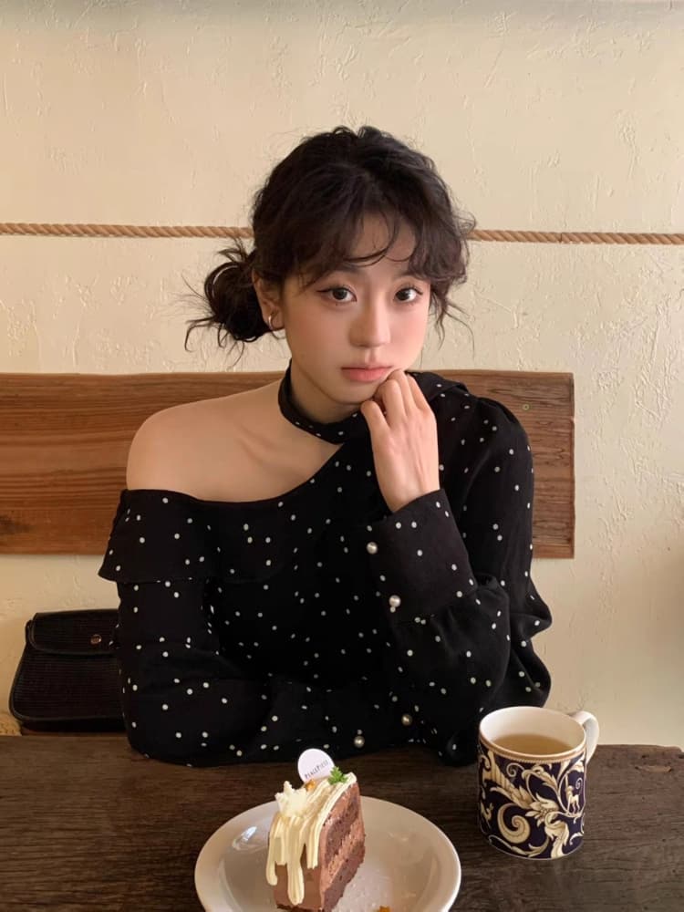 예술 건강 프랑스식 도트 무늬 프릴 보트넥 비스듬한 어깨 의류 여성 레트로 리본 긴팔 셔츠 여름 상세 이미지 3