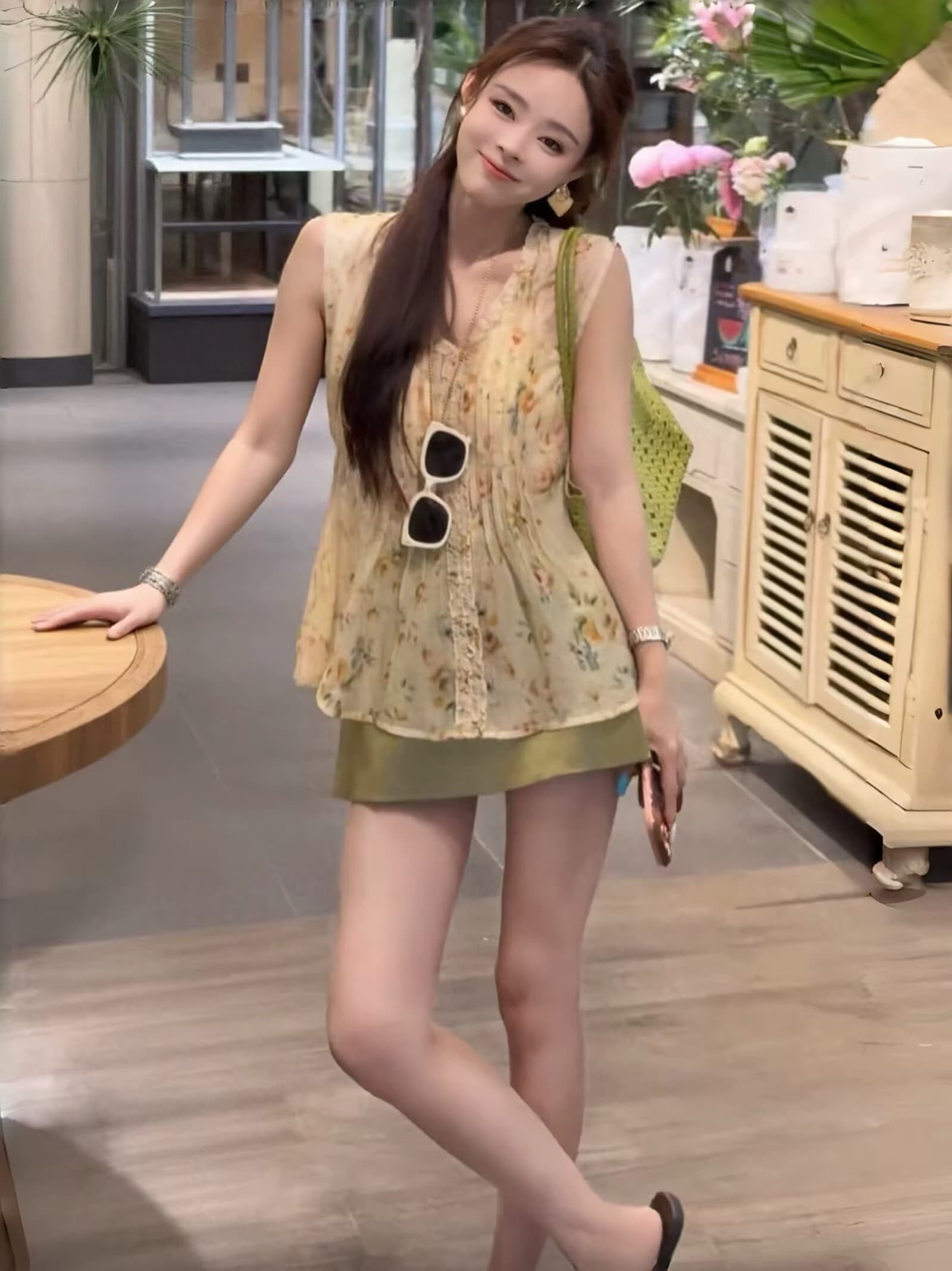 프랑스식 낭만주의 달콤한 스타일 패션 작은 세트 여성 여름 품격 꽃무늬 민소매 작은 셔츠 반신 치마바지 투피스 세트 상세 이미지 3