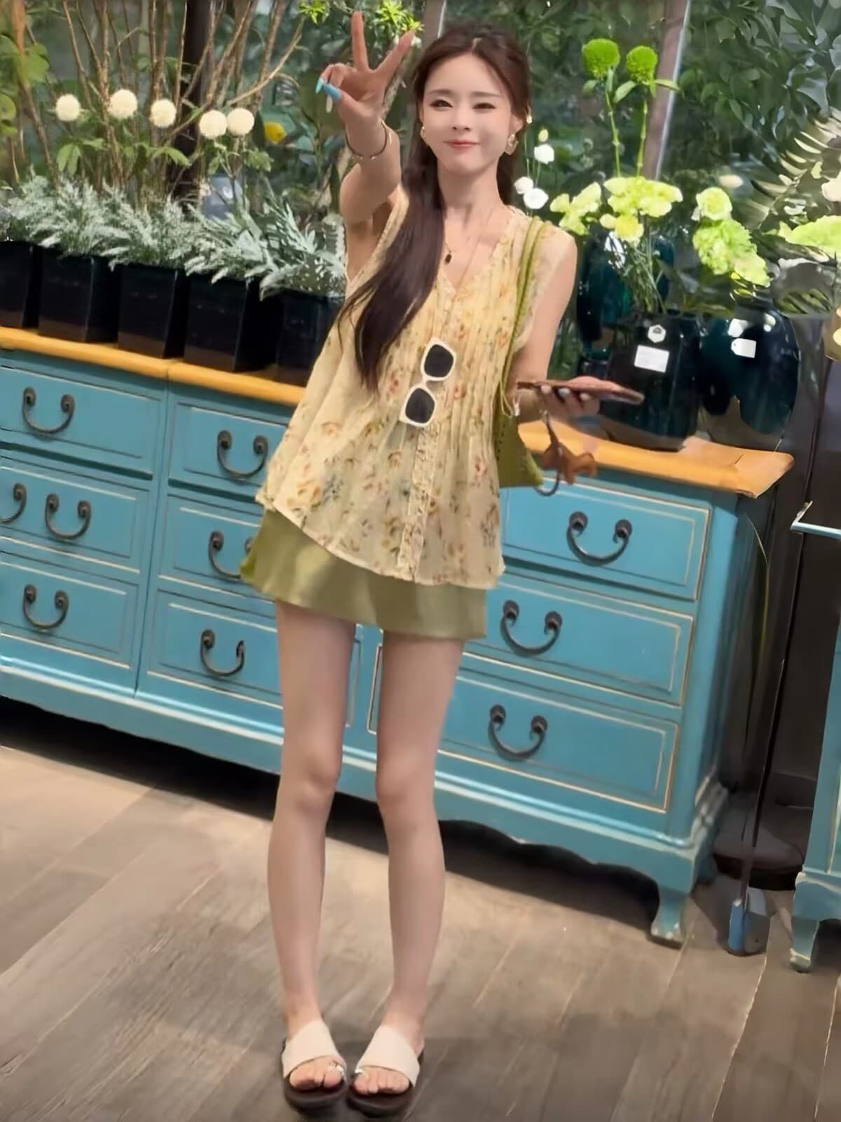프랑스식 낭만주의 달콤한 스타일 패션 작은 세트 여성 여름 품격 꽃무늬 민소매 작은 셔츠 반신 치마바지 투피스 세트 상세 이미지 5