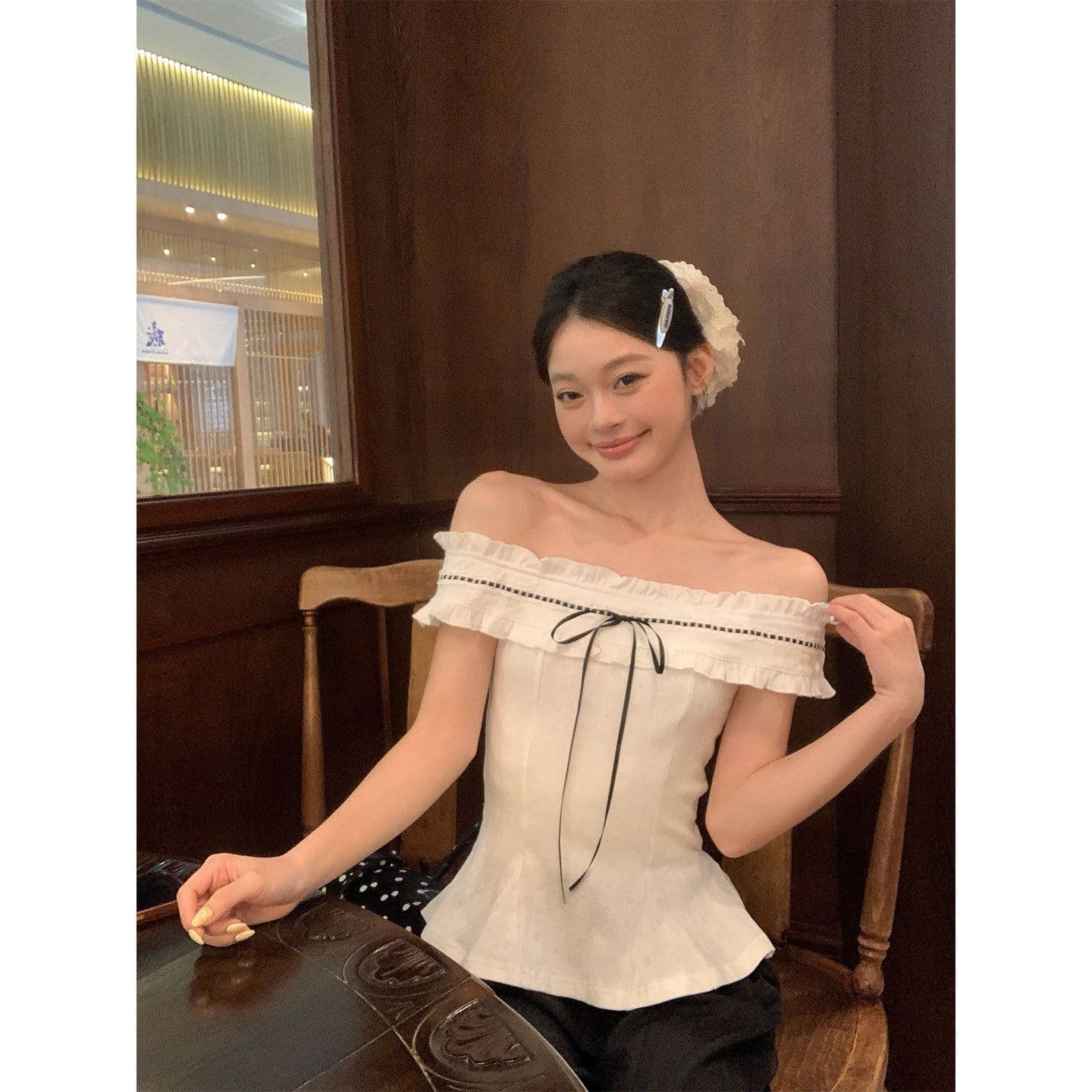 bubbleley 화이트 오프숄더 맨위 흑인과 백인 배색 패치워크 프릴 통기성 몸매 가꾸기 슬림해 보이는 세트 이미지 5