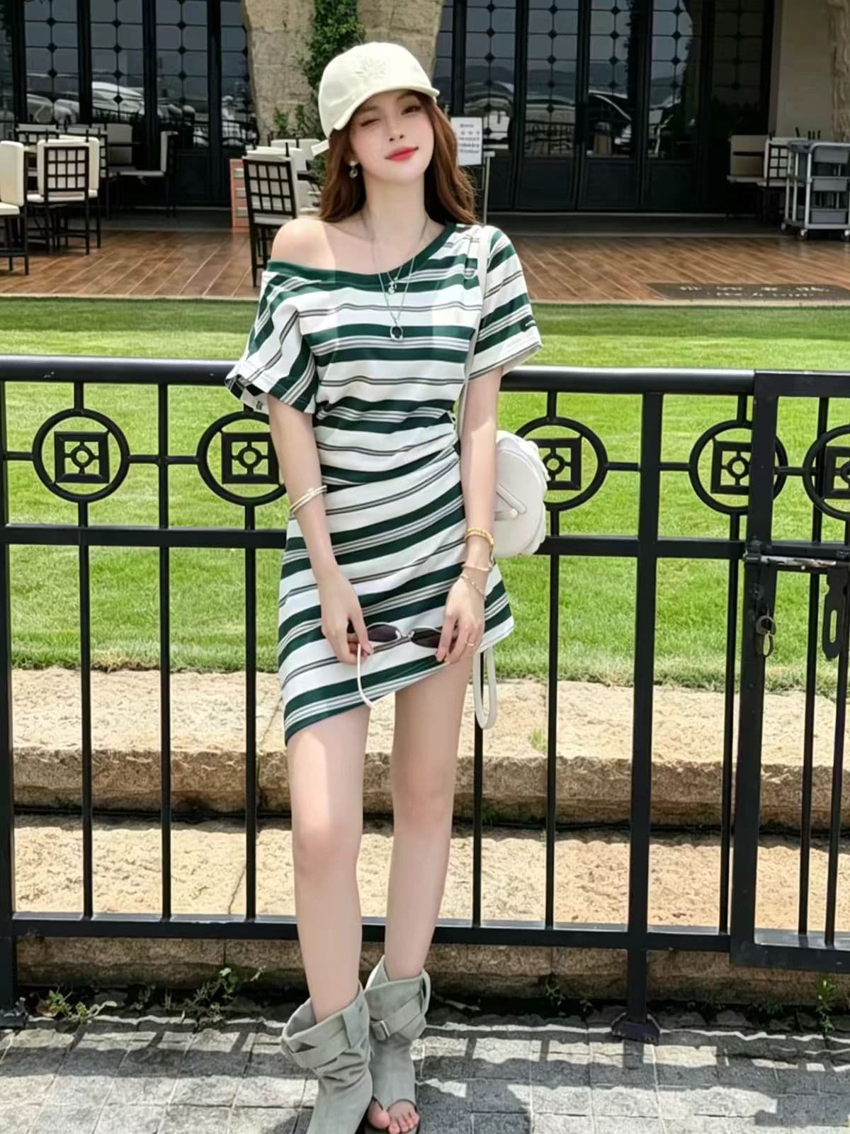 레트로 스트라이프 비스듬한 오프숄더 여성 드레스 여름 측면 펌프 Pleat 허리 수축 불규칙 슬림해 보이는 순수한 욕망 타이트 스커트 미니 스커트 상세 이미지 2