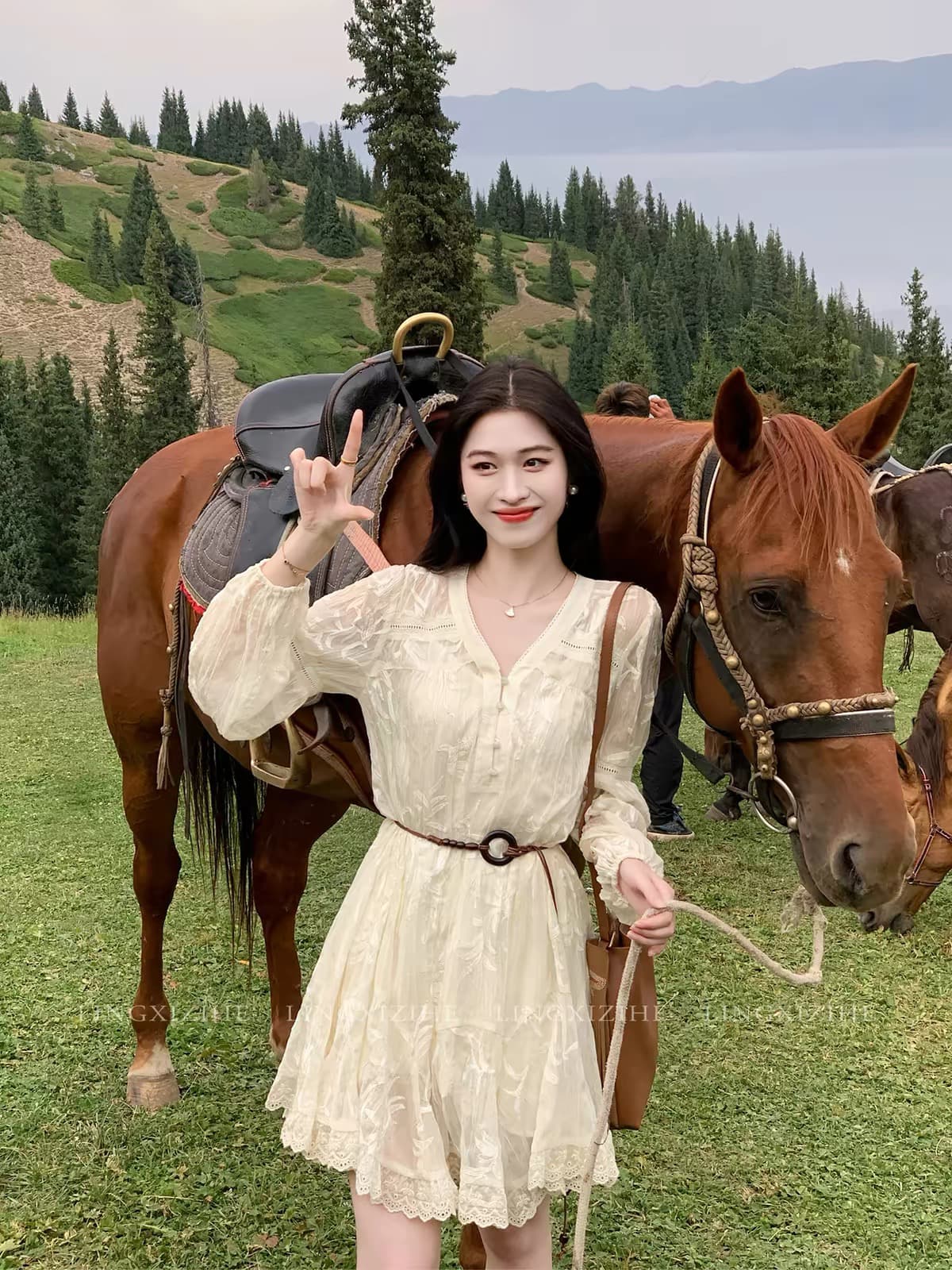 7.30 가을 경계 남자 와일드 이전 10 분 제한된 시간 6 접기 프랑스식 질감 센스 자수 슬립 점프 슈트 치마 세트