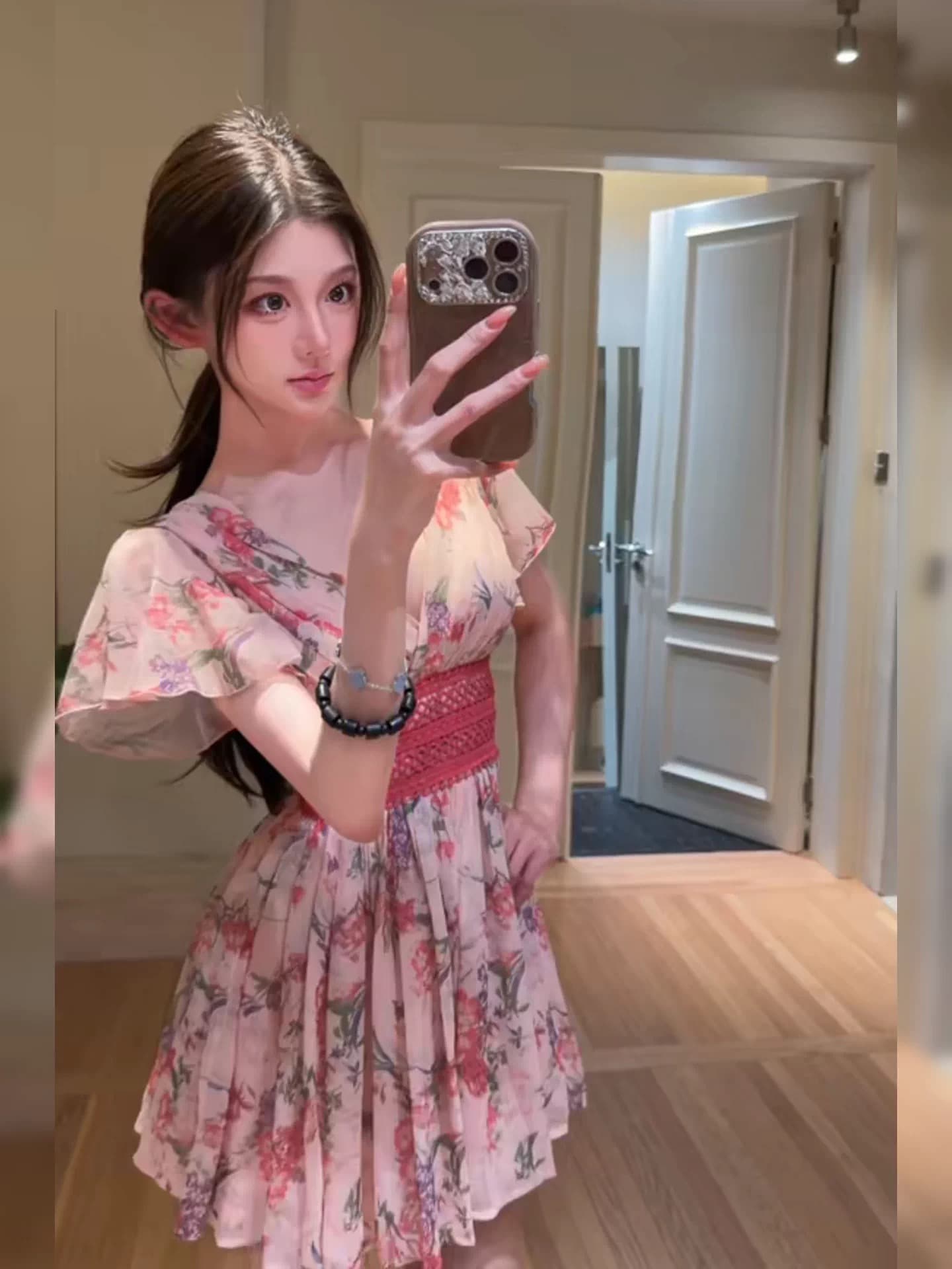 프랑스식 핑크색 꽃무늬 쉬폰 V넥 여성 드레스 여름 자이언트 잘 생긴 섹시함 순수한 욕망 아름다운 허리 수축 짧은 치마 상세 이미지 2