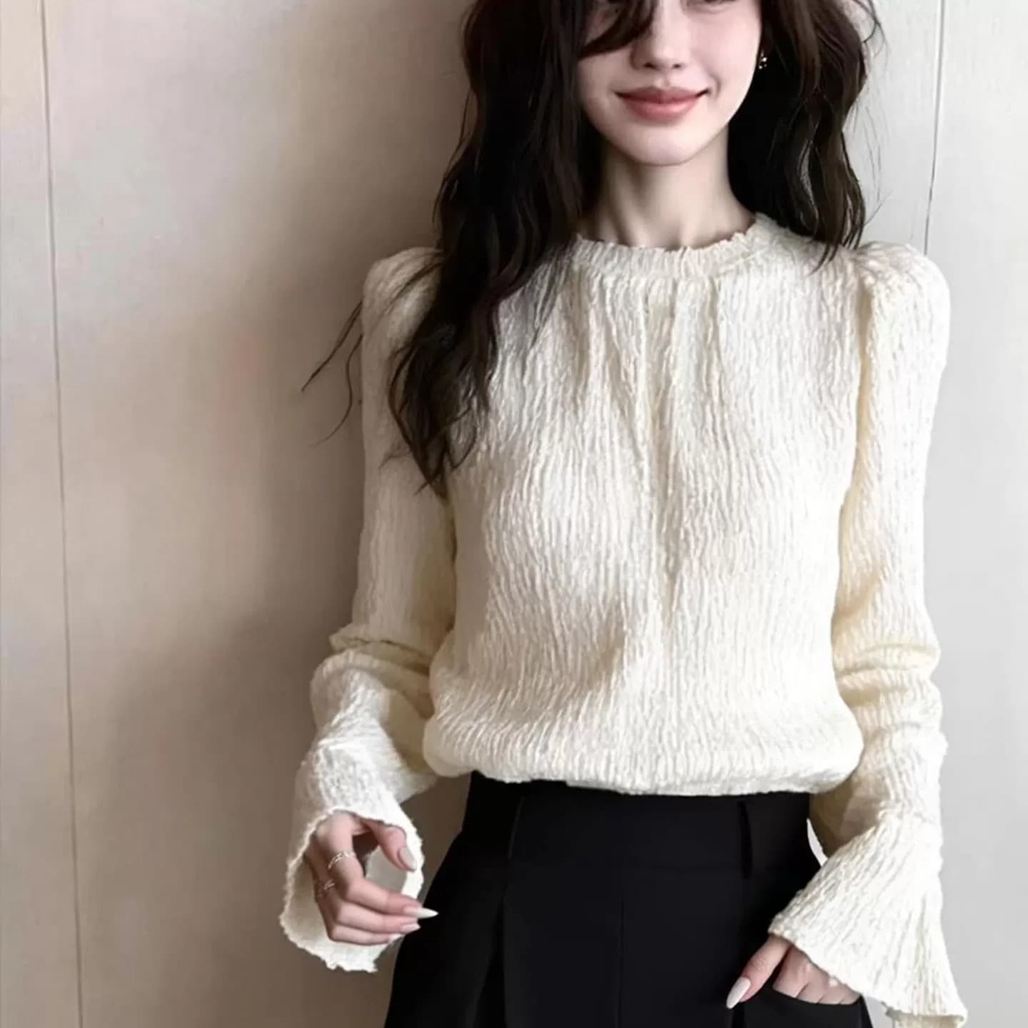 빛 럭셔리 바람 고급 센스 품격 검정색 여성 셔츠 봄 2026 새로운 디자인 센스 작은 대중 셔츠 슬림해 보이는 맨위 상세 이미지 2