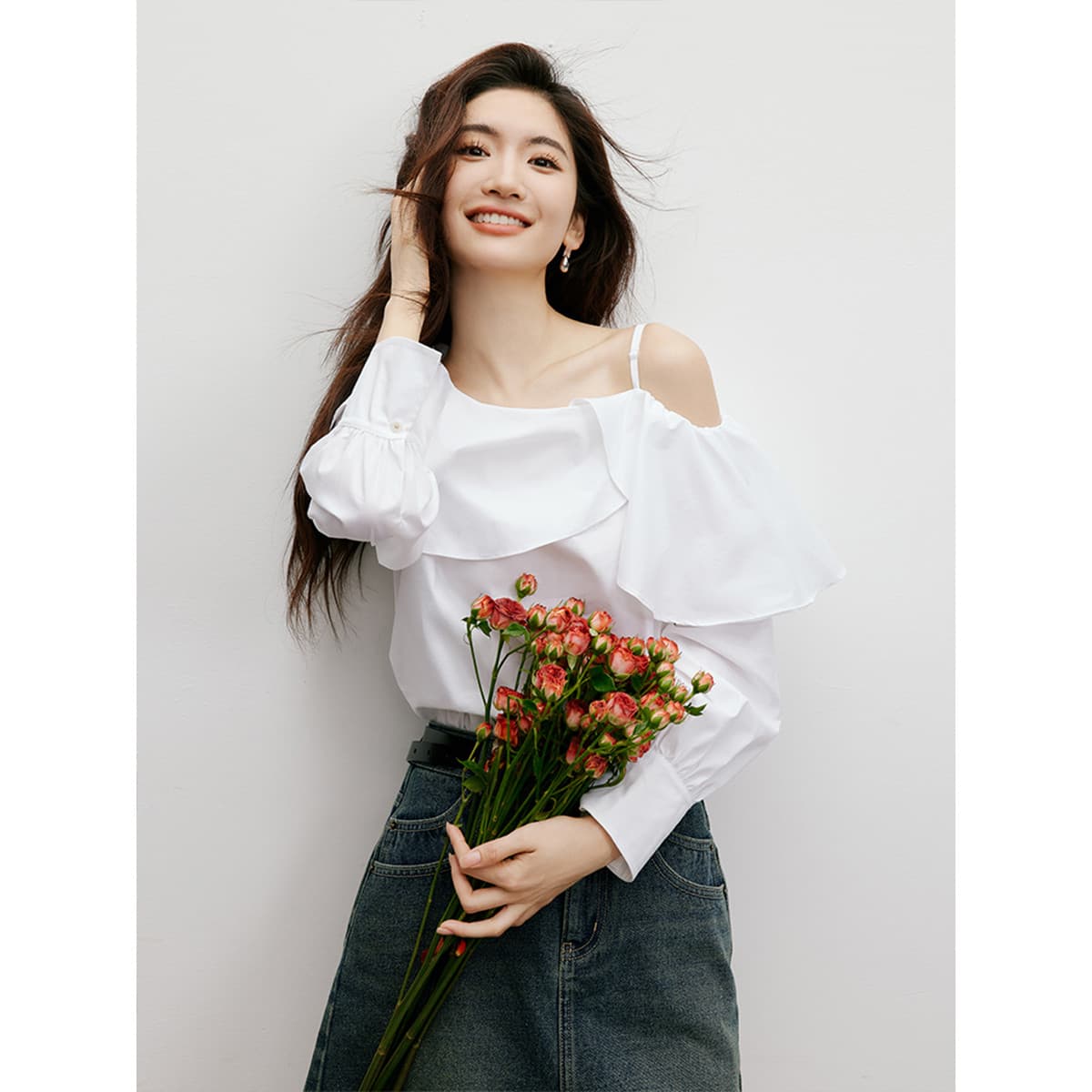 가을 여성 의류 순수한 욕망 바람 마이크로 거품 소매 오프숄더 비대칭 칼라 풀오버 셔츠 맨위