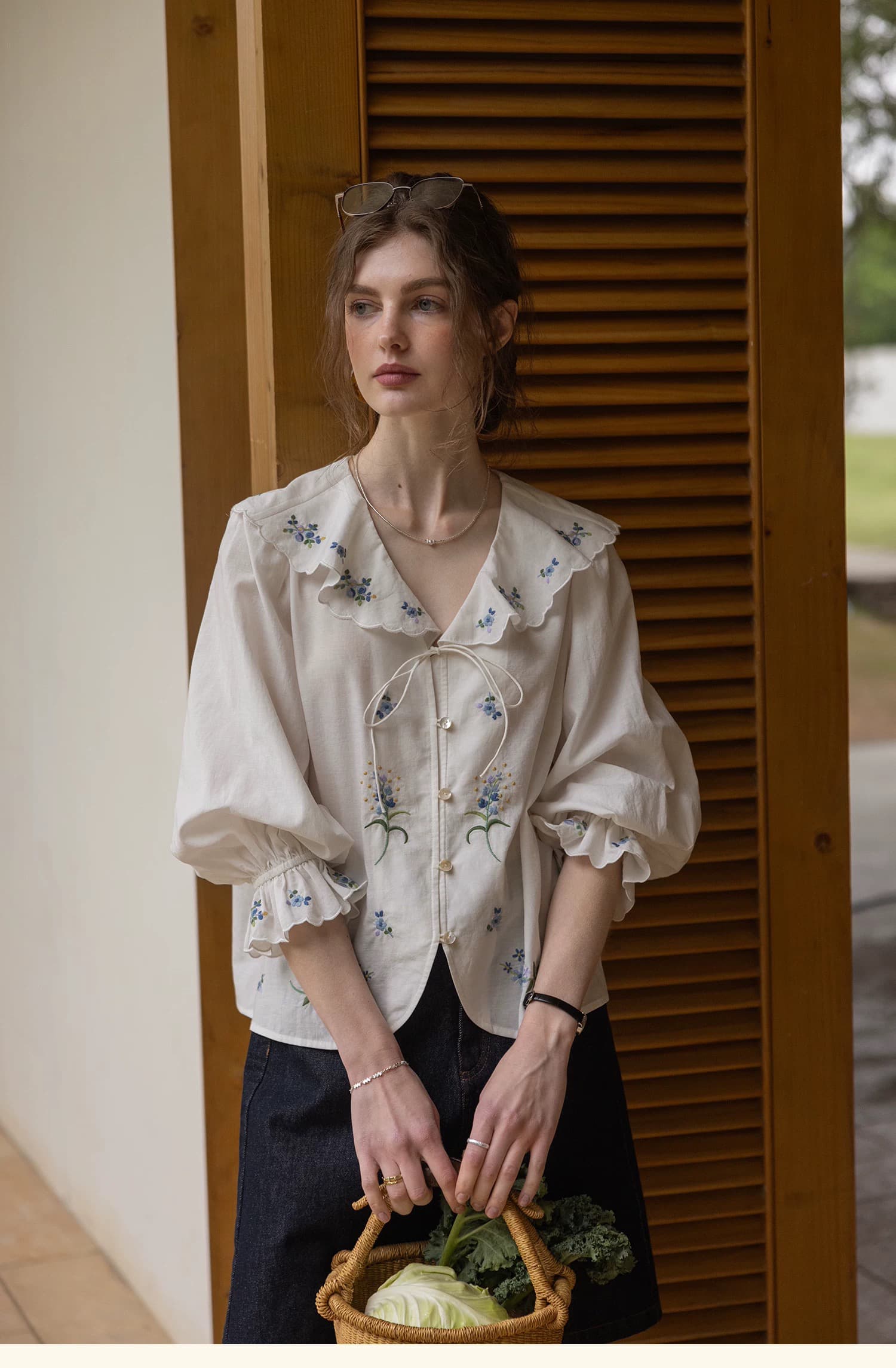 블루 자수 꽃 그림자 공예 워시 주간 실크 면 린넨 오리지널 디자인 꽃무늬 자수 프릴 칼라 레이스 업 셔츠 맨위 상세 이미지 10