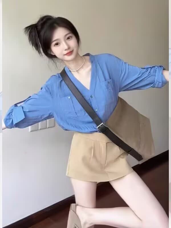 가을 2026 한 부서 파란색 V넥 긴팔 여성 셔츠 품격 카키 색 하이웨이스트 슬림해 보이는 바지 투피스 슈트 이미지 4