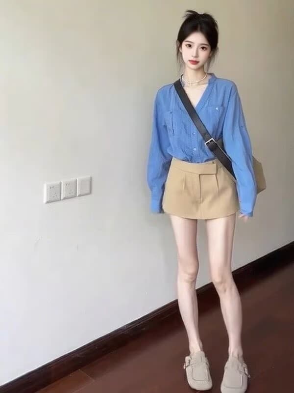 가을 2026 한 부서 파란색 V넥 긴팔 여성 셔츠 품격 카키 색 하이웨이스트 슬림해 보이는 바지 투피스 슈트 이미지 2