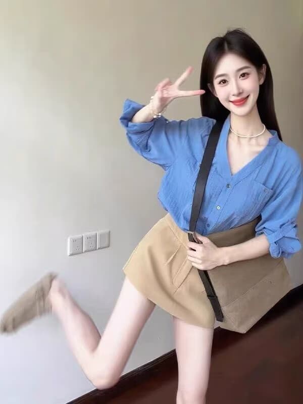 가을 2026 한 부서 파란색 V넥 긴팔 여성 셔츠 품격 카키 색 하이웨이스트 슬림해 보이는 바지 투피스 슈트 상세 이미지 1