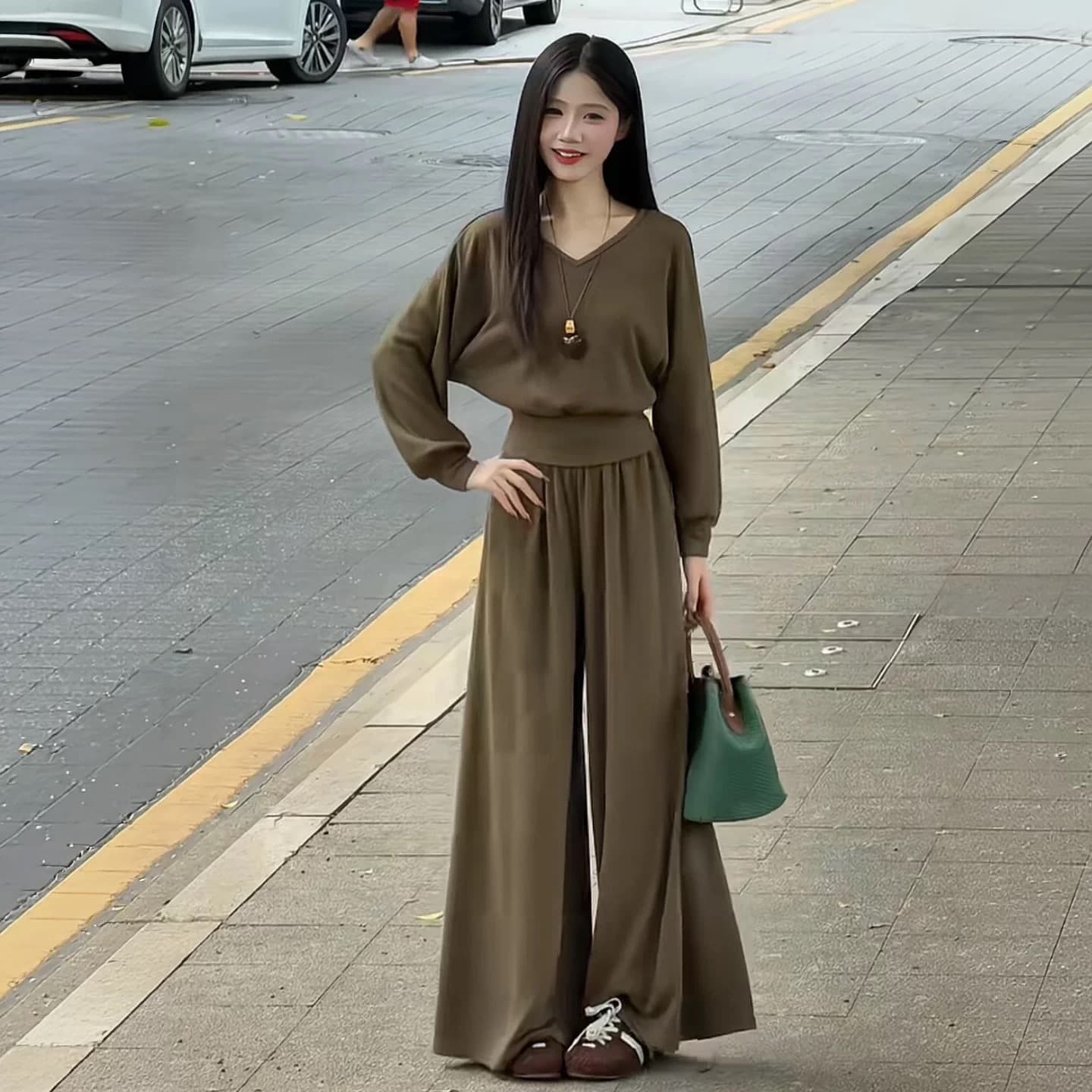 까이 까이 부드러운 품격 바람 작은 키 가을 캐주얼 슬림해 보이는 V넥 맨위 디스플레이 높음 넓은 다리 길이 바지 투피스 세트 상세 이미지 5