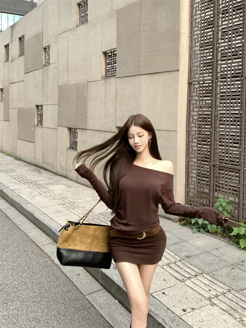 실사 정가 털이 있는 연삭 털 비스듬한 어깨 인사이드 가져 가라. 여성 순수한 욕망 슬림해 보이는 오프숄더 섹시함 타이트 스커트 드레스 상세 이미지 3