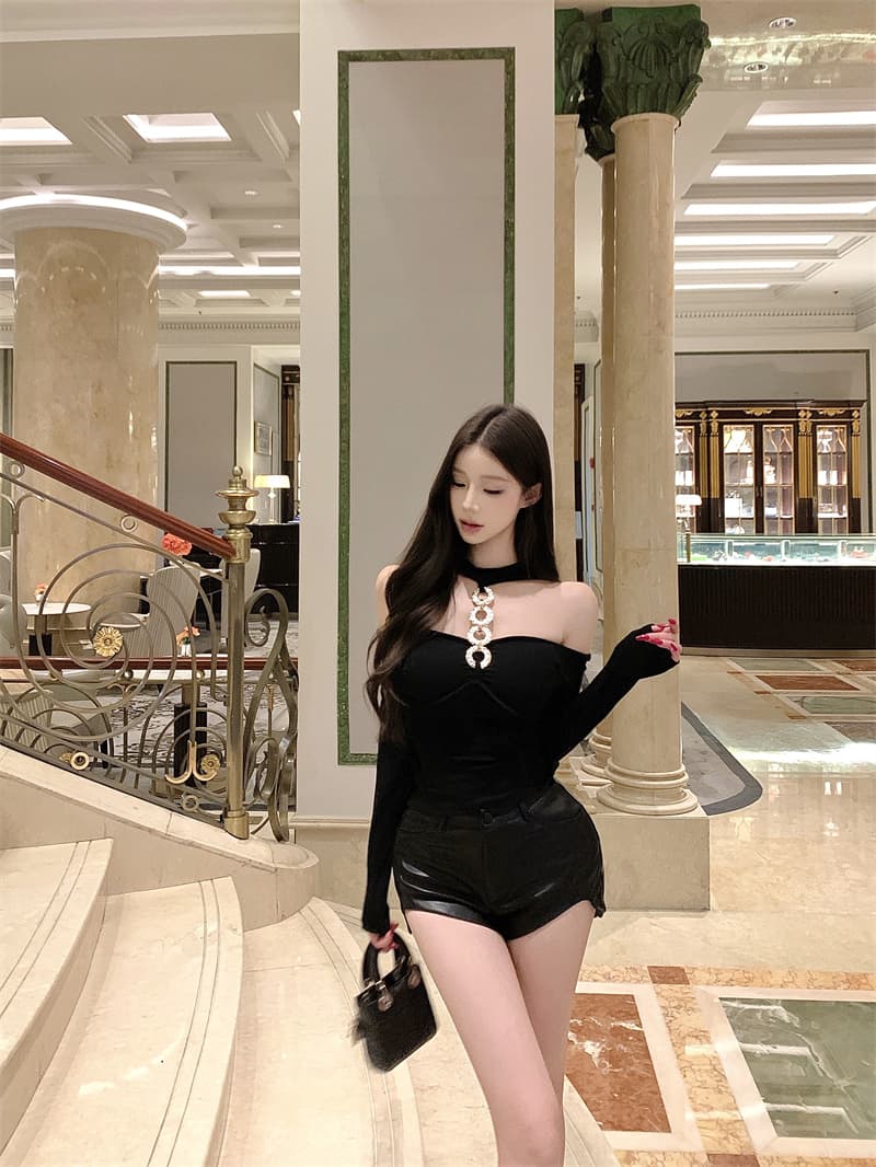 실사 정가 핫걸 원형 고리 행침 목 긴팔 인사이드 잡아라. 의류 다용도 디자인 센스 pu 가죽 반바지 상세 이미지 4