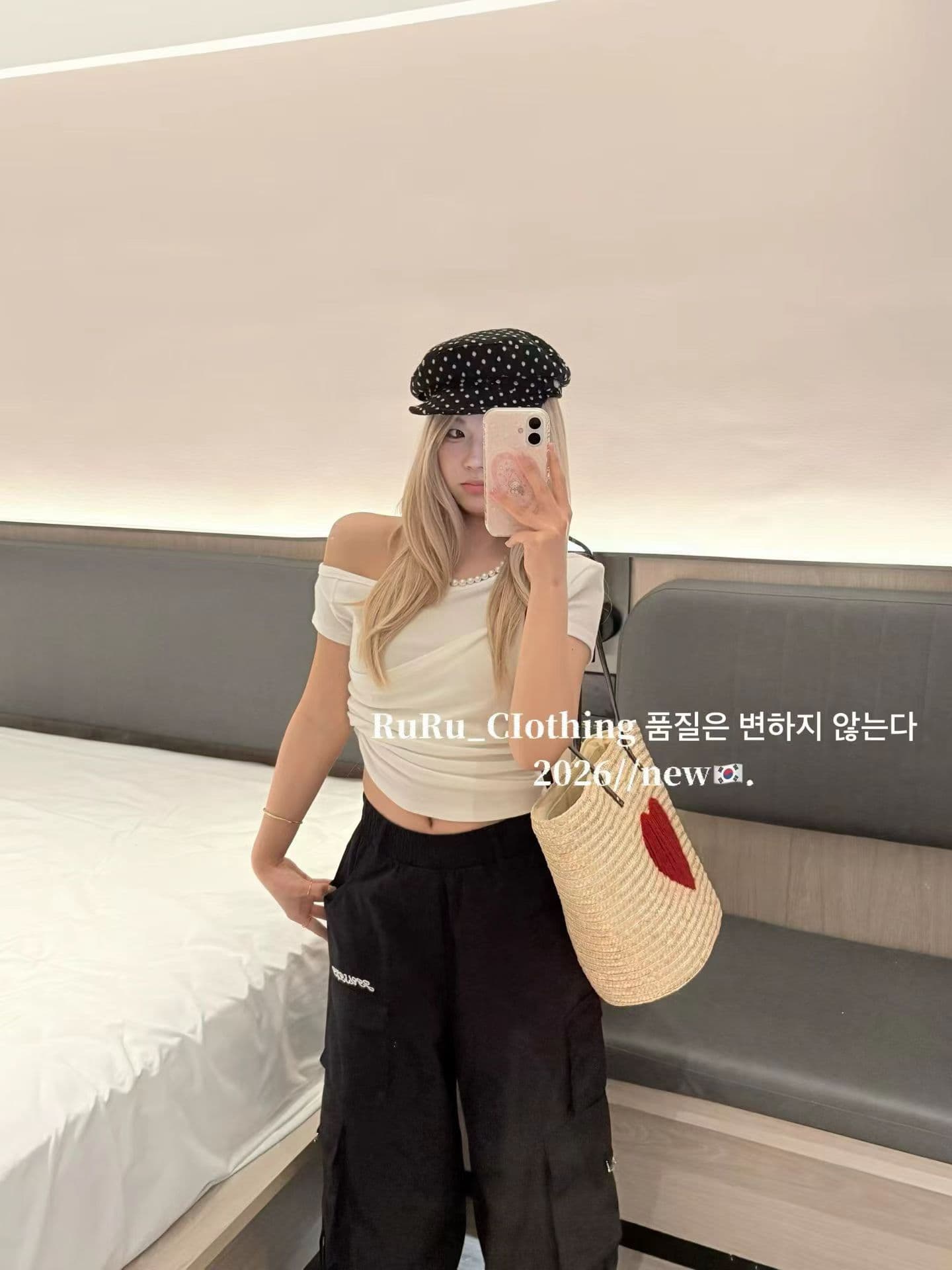 2026 봄 새로운 아메리칸 핫걸 주름 허리 수축 비틀림 비대칭 오프숄더 비스듬한 칼라 티셔츠 여성 섹시함 맨위
