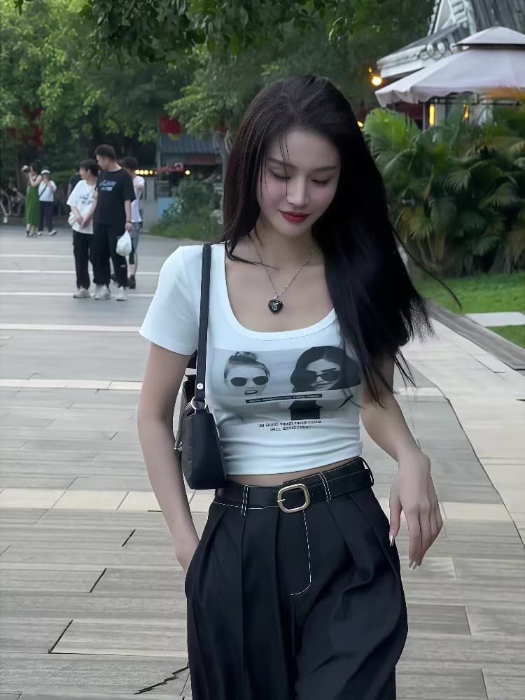 아메리칸 레트로 프린트 광장 칼라 반팔 티셔츠 여성 여름 새로운 디자인 센스 몸매 가꾸기 슬림해 보이는 핫걸 쇼트 스타일 맨위