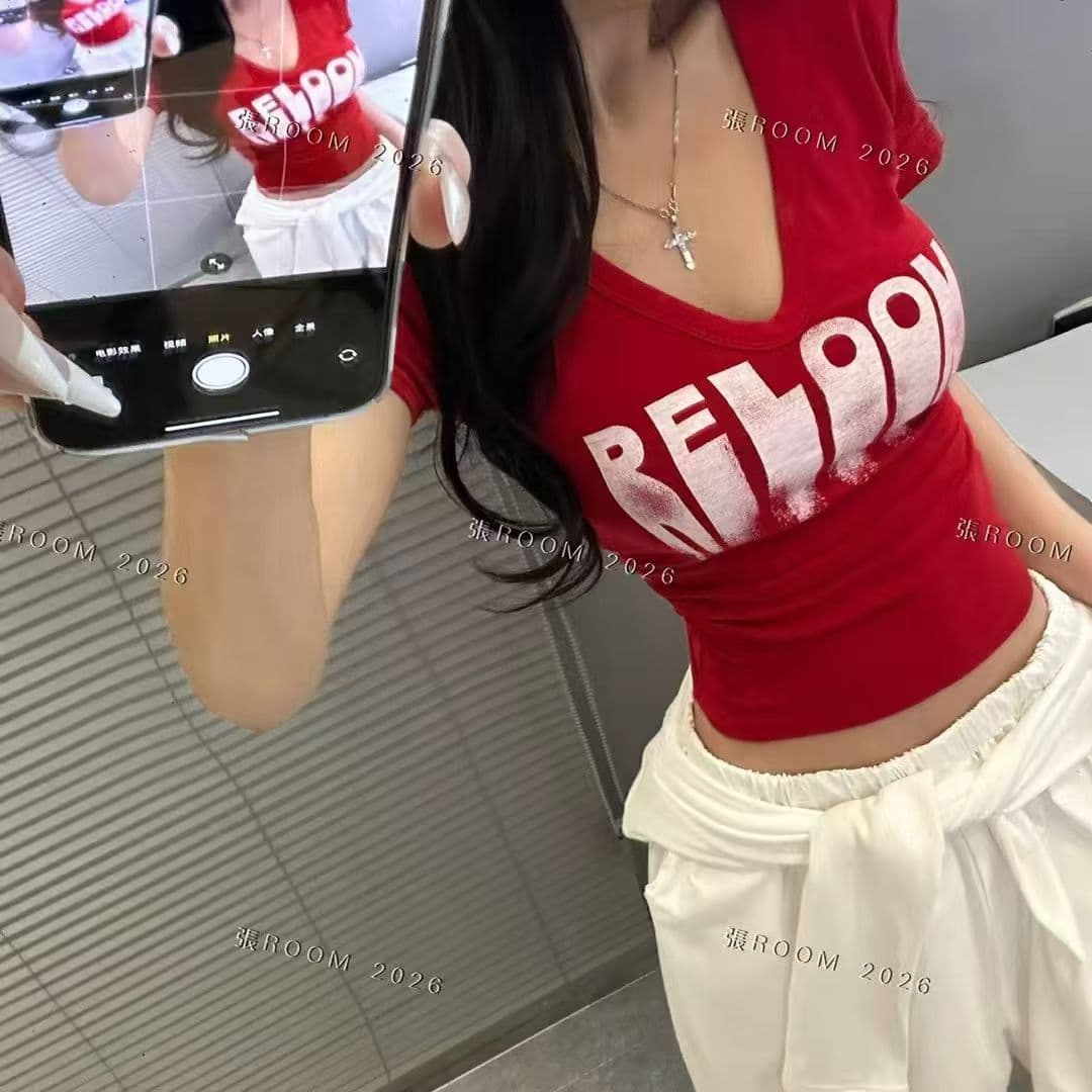 2026 봄 여름 새로운 한국 스타일 다용도 섹시함 V넥 티셔츠 알파벳 프린트 타이트 반팔 맨위 트렌디 상세 이미지 4