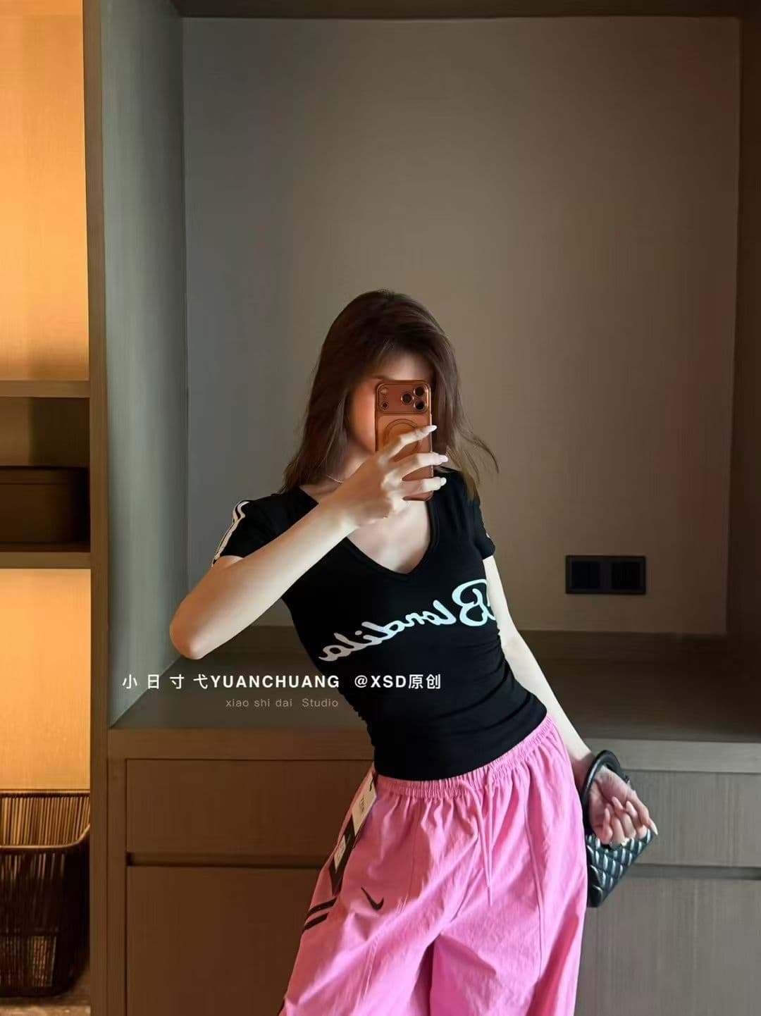 한국 동대문 여름 새로운 아메리칸 알파벳 프린트 핀치 Pleat 허리 수축 알파벳 프린트 몸매 가꾸기 반팔 티셔츠 여성 상세 이미지 3