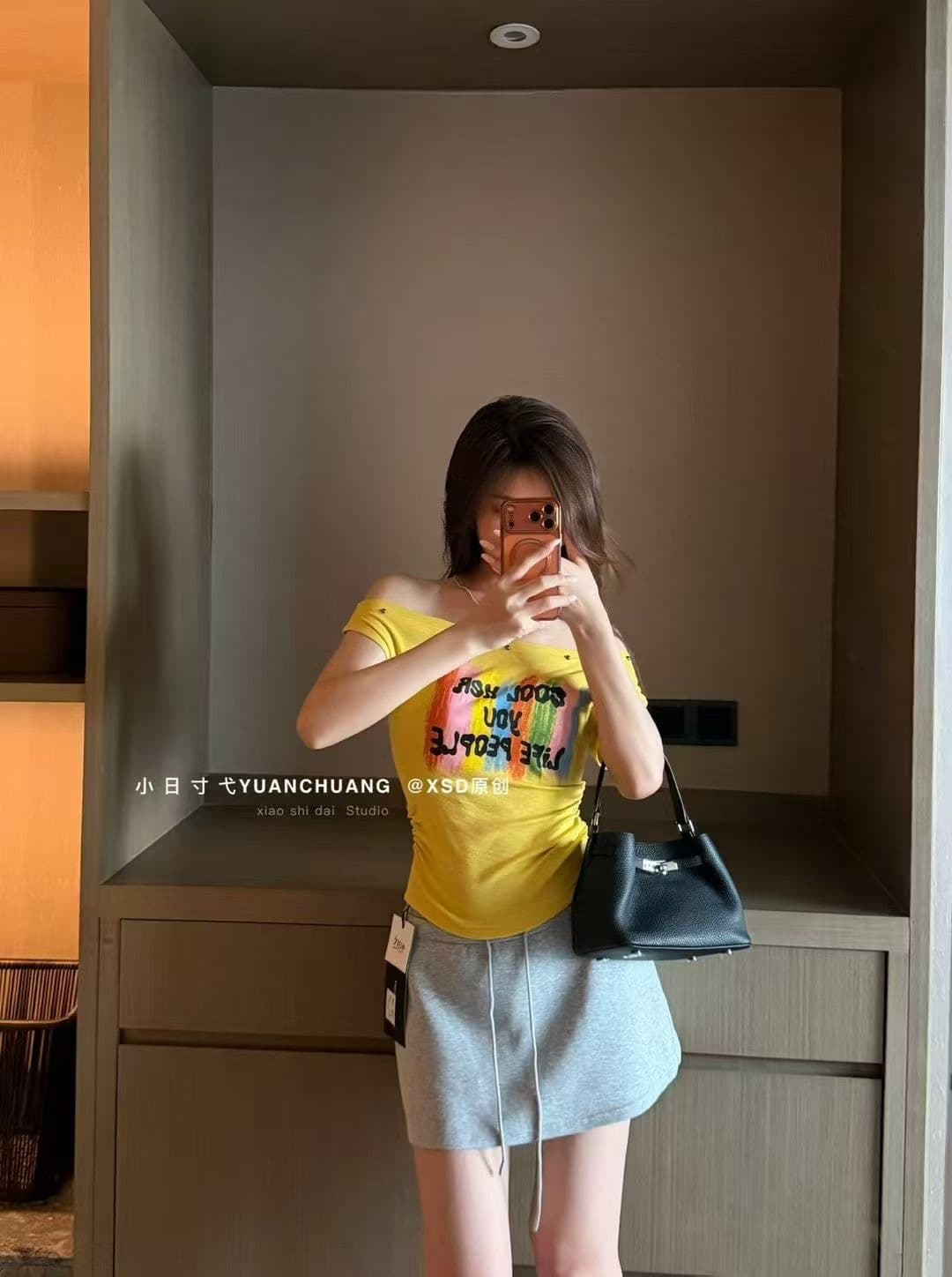아메리칸 핫걸 레트로 비스듬한 칼라 오프숄더 징 반팔 티셔츠 여성 여름 달콤한 차가운 프린트 주름 몸매 가꾸기 짧은 맨위 이미지 3