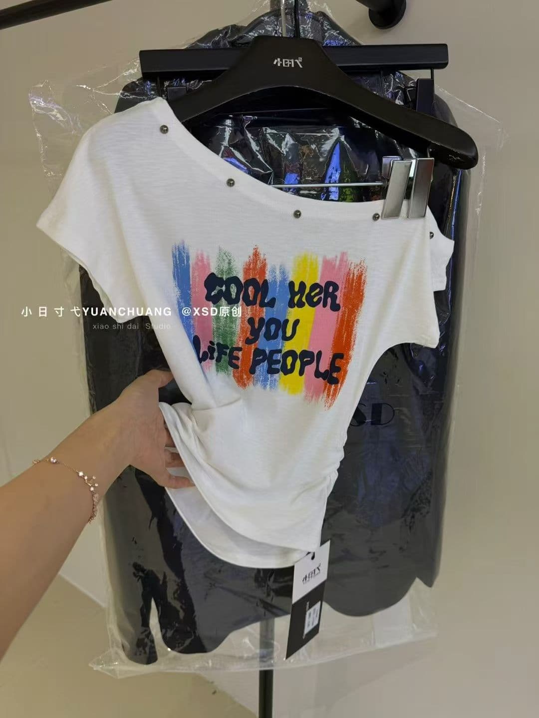 아메리칸 핫걸 레트로 비스듬한 칼라 오프숄더 징 반팔 티셔츠 여성 여름 달콤한 차가운 프린트 주름 몸매 가꾸기 짧은 맨위 상세 이미지 6