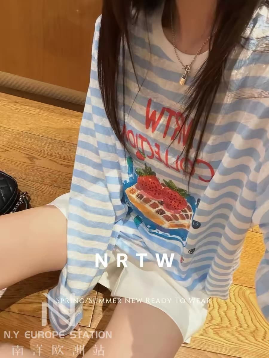 느긋한 바람 스트라이프 딸기 프린트 긴팔 티셔츠 여성 루즈핏 라운드 넥 풀오버 자외선 차단 블라우스 맨위 이미지 2