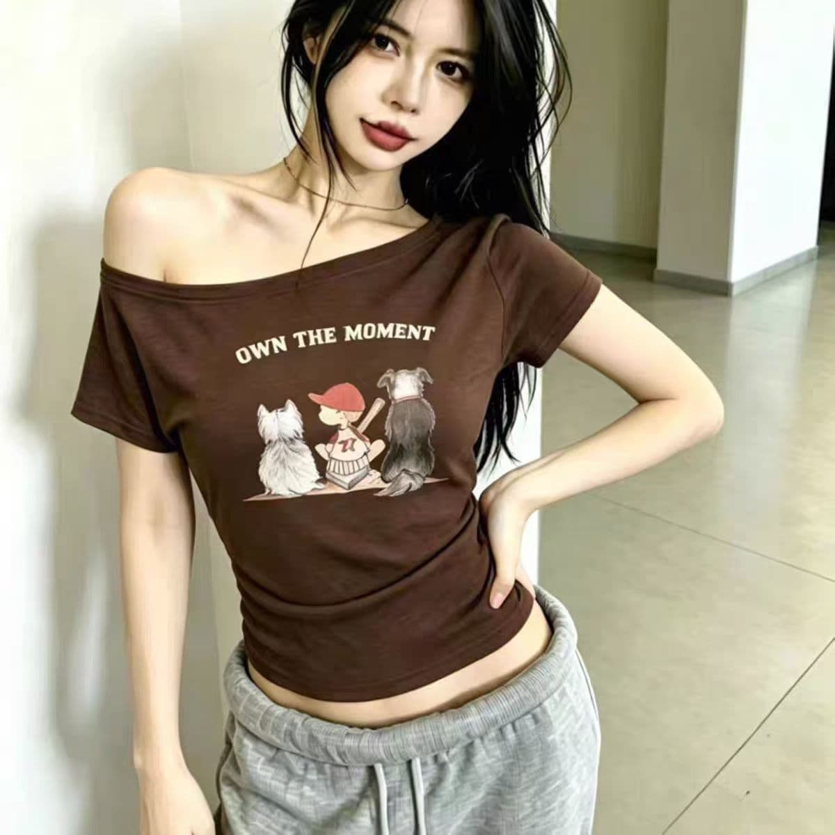 아메리칸 몸매 가꾸기 슬림해 보이는 만화 프린트 오프숄더 반팔 티셔츠 여성 여름 새로운 비스듬한 칼라 맨위 상세 이미지 1