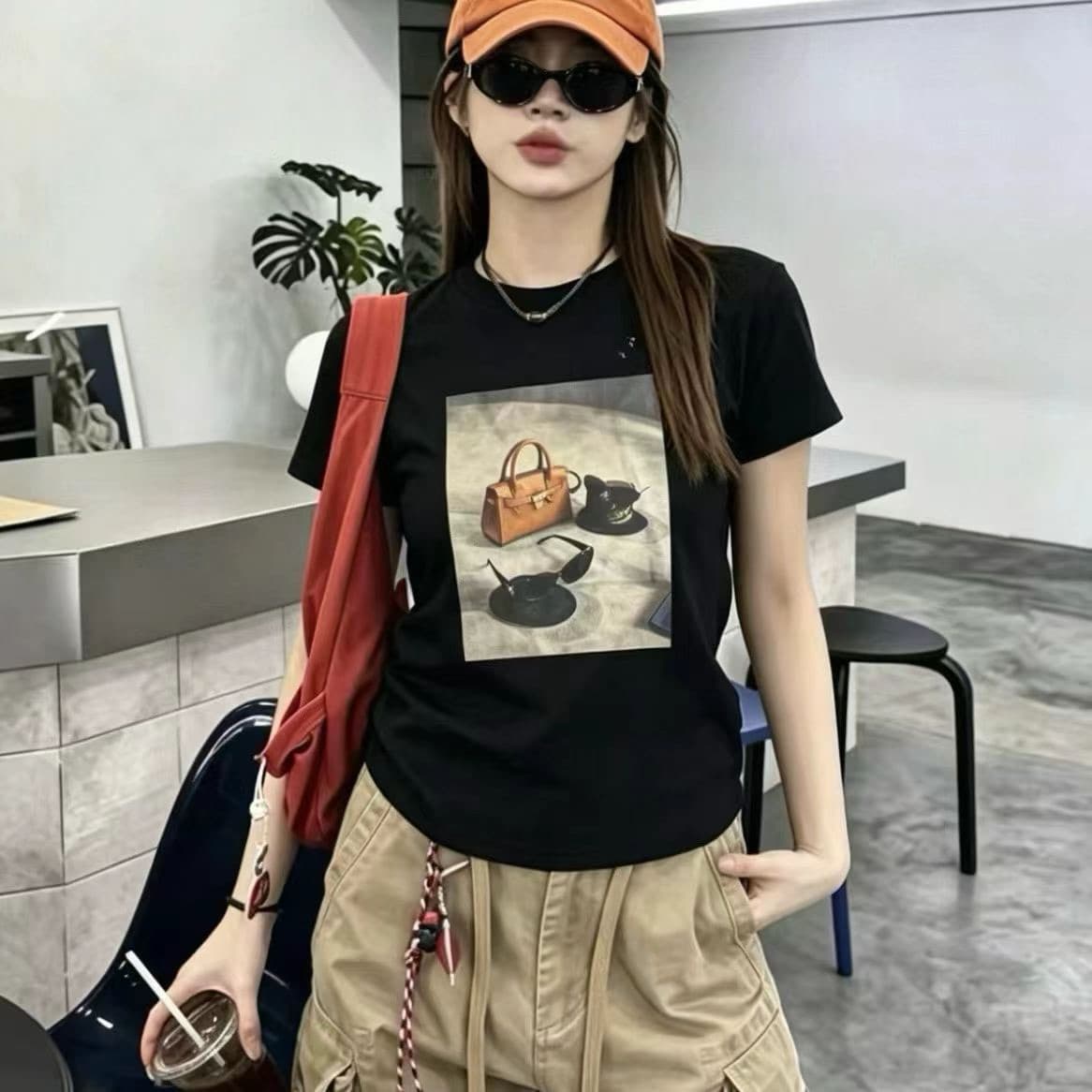 새로운 라운드 넥 긍정적 인 어깨 커피 잔 프린트 반팔 티셔츠 여성 2026 여름 부드러운 찹쌀 슬림해 보이는 몸매 가꾸기 t 맨위 ins 이미지 2