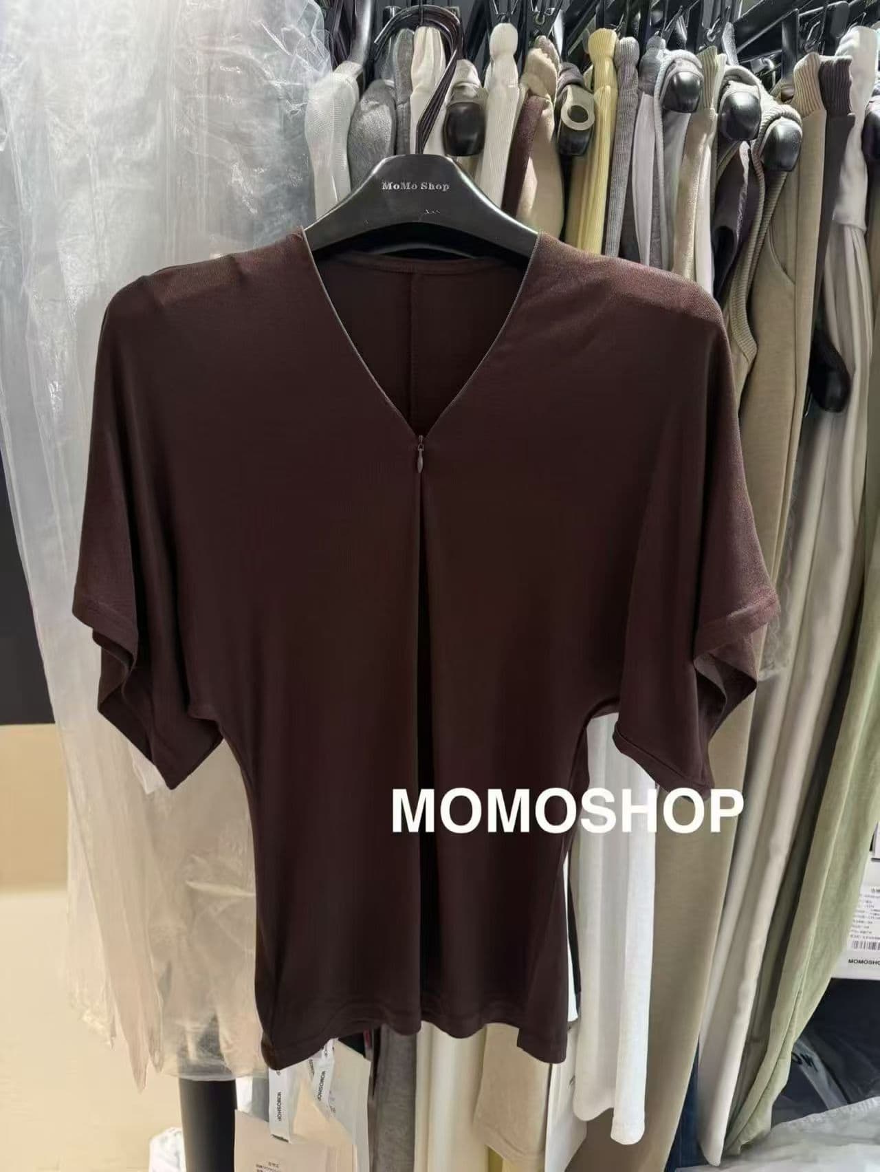 핫걸 바람 V넥 배트윙 소매 꼬집기 허리 반팔 티셔츠 여성 여름 디자인 센스 몸매 가꾸기 슬림해 보이는 맨위 이미지 2