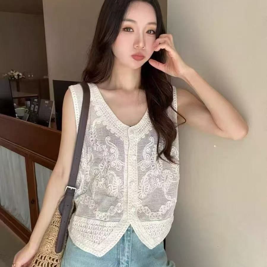 고급 센스 자수 홀로우 아웃 V넥 민소매 레이스 조끼 조끼 여자 2026 여름 새로운 루즈핏 스택 착용 맨위 상세 이미지 2