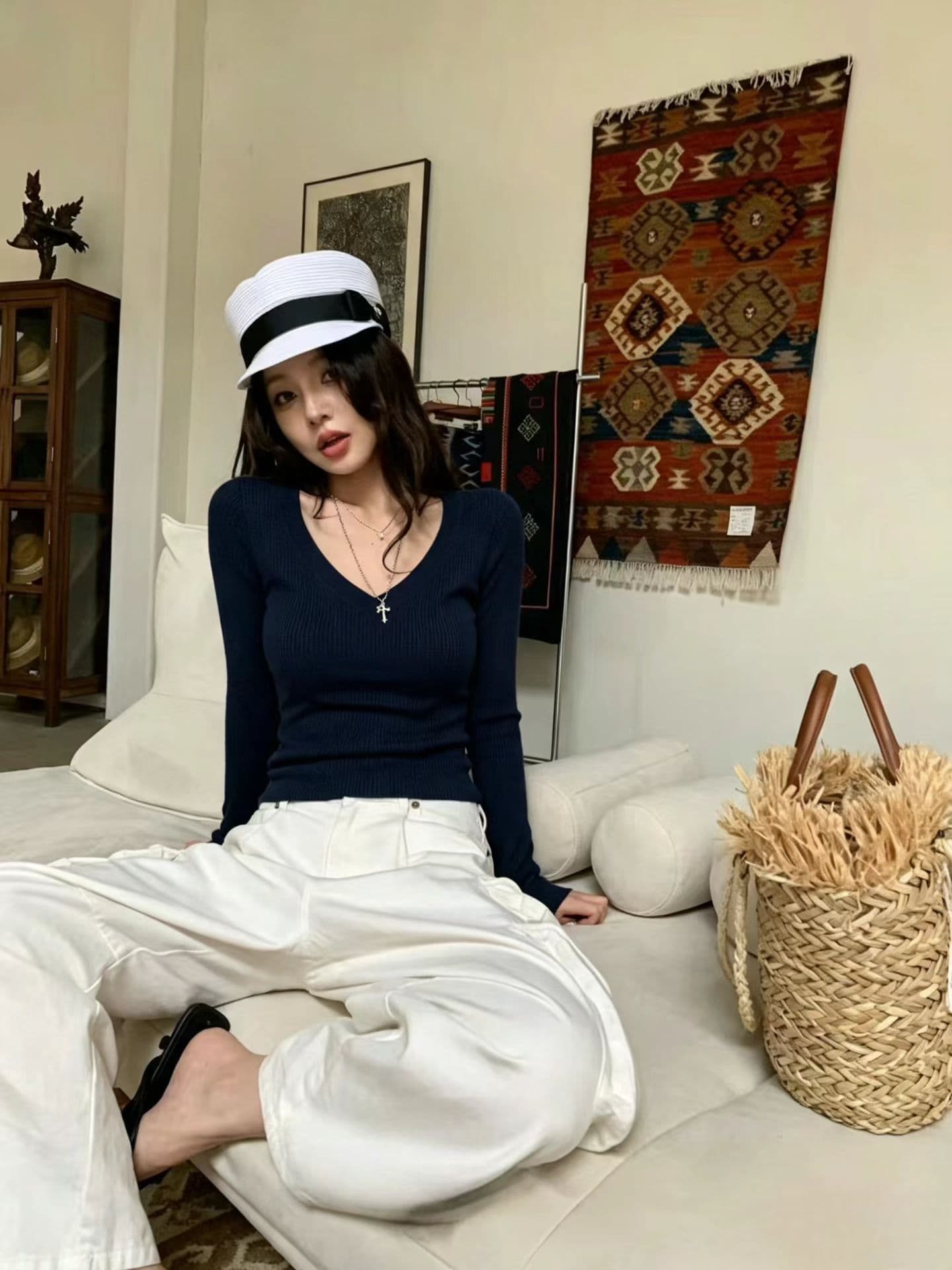 패션 핫걸 품격 V넥 긴팔 티셔츠 여성 의류 가을 새로운 몸매 가꾸기 슬림해 보이는 인사이드 가져 가라. 기본 셔츠 맨위 상세 이미지 2