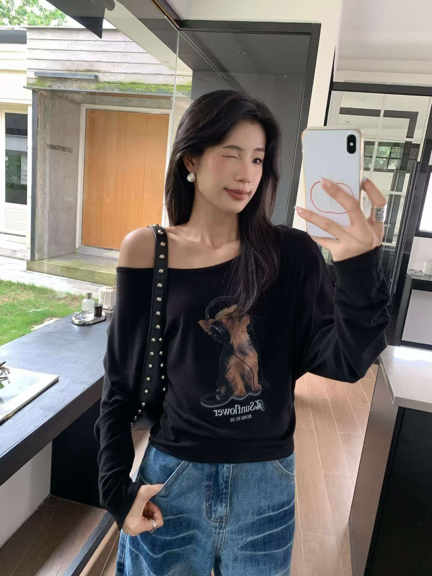 디자인 센스 핫걸 강아지 프린트 비스듬한 어깨 긴팔 티셔츠 여성 이른 가을 새로운 몸매 가꾸기 슬림해 보이는 다용도 만나는 맨위 상세 이미지 5