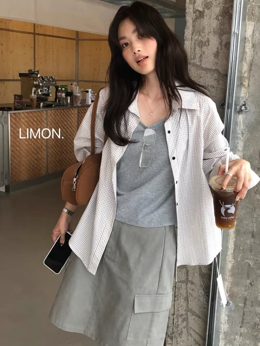 the limon2026 열세 개 이른 가을 새로운 레트로 문예 느긋한 체크무늬 셔츠 단색 조끼 세트 상세 이미지 3
