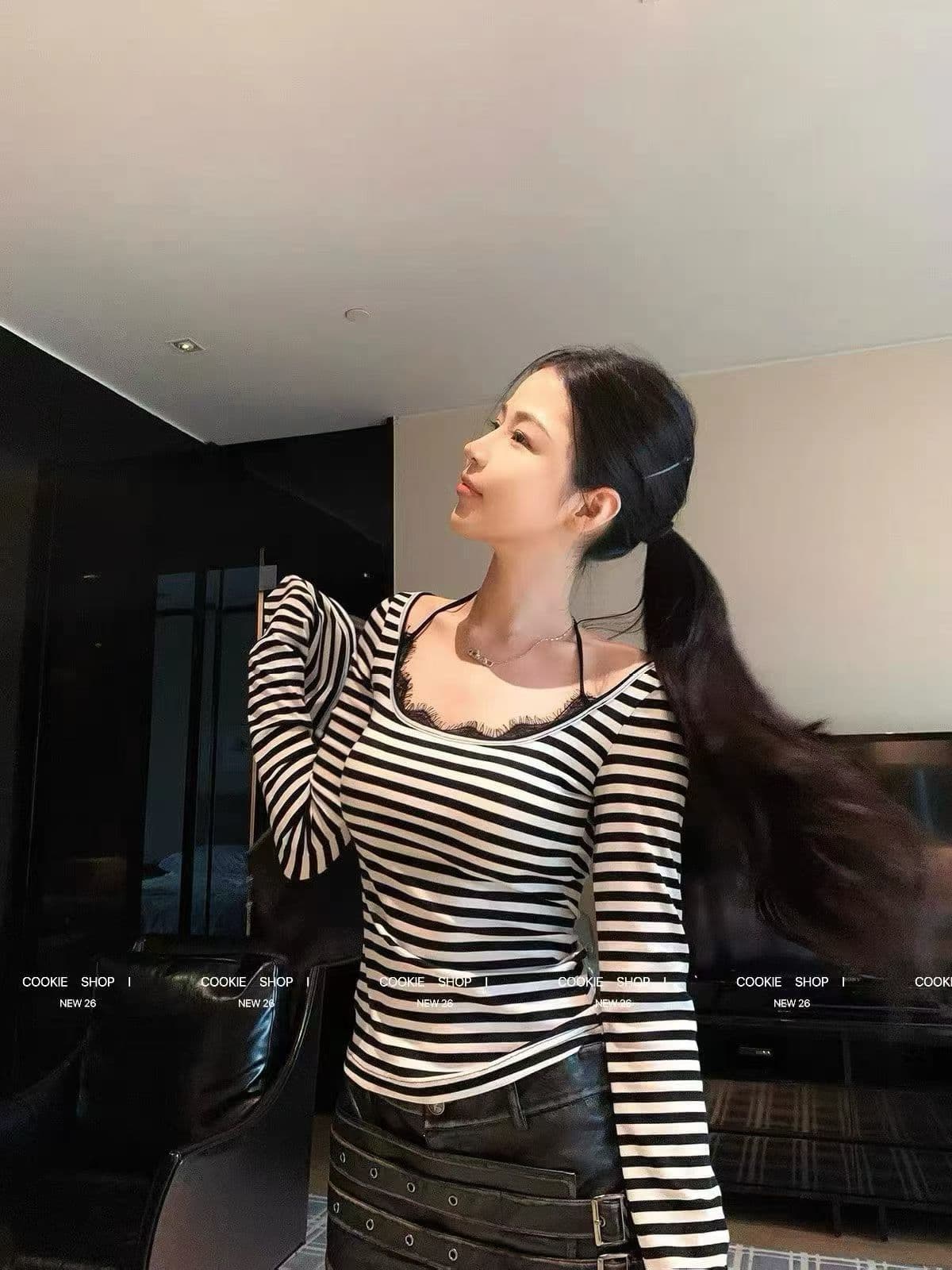 2026 이른 가을 새로운 패치워크 레이스 섹시함 페이크 레이어드 긴팔 티셔츠 이른 가을 몸매 가꾸기 슬림해 보이는 맨위 이미지 3