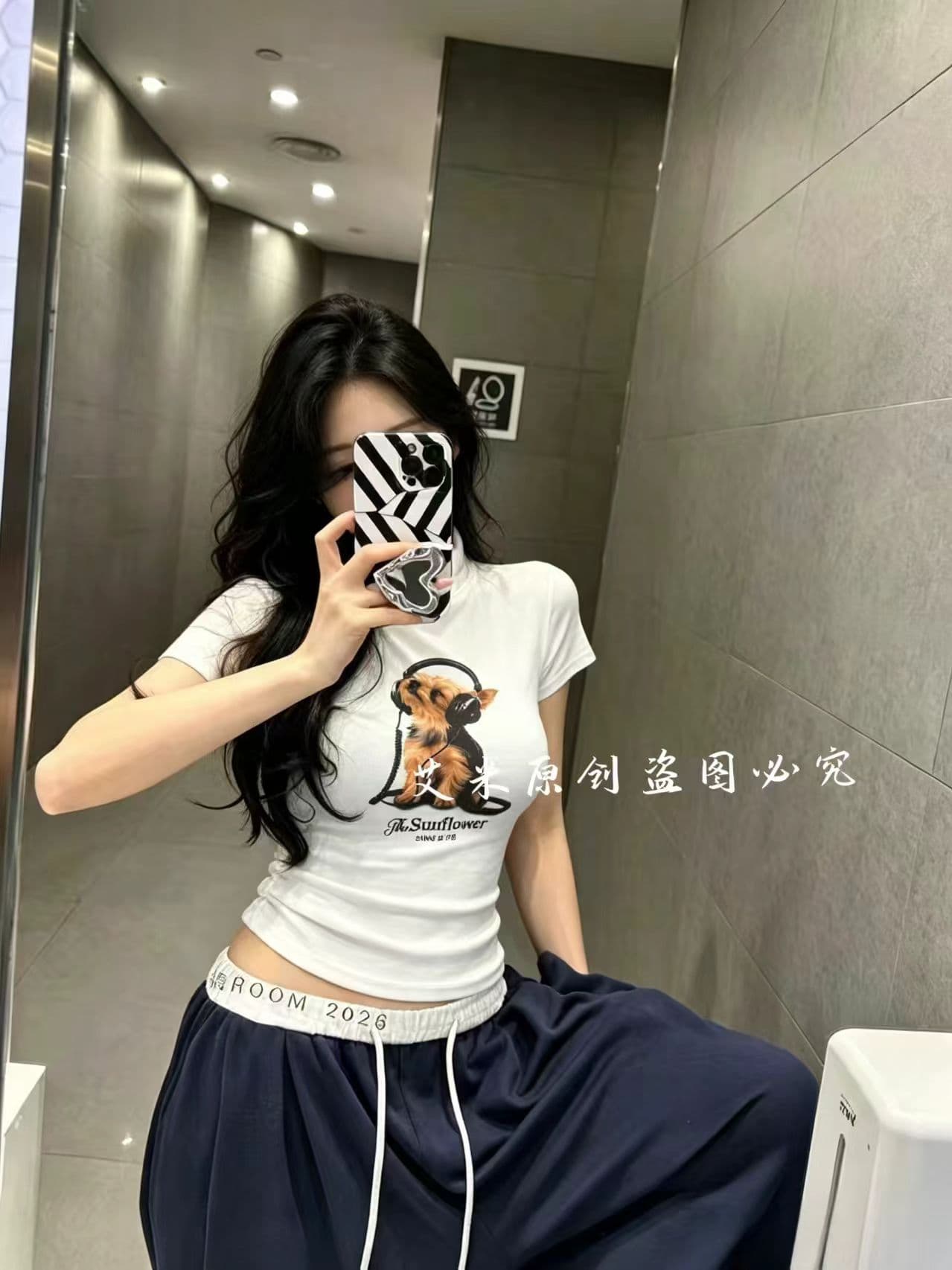 열세 개 2026 가을 새로운 핫걸 펌프 Pleat 개 프린트 반팔 반하이넥 티셔츠 맨위 여성 상세 이미지 3